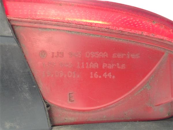 VOLKSWAGEN Bora 1 generation (1998-2005) Rear Left Taillight 1J5945095AA, 1J5945111AA 19582131