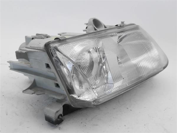Scheinwerfer rechts AR 33601 60587937 de Alfa romeo 146 1995-0 - pieza usada