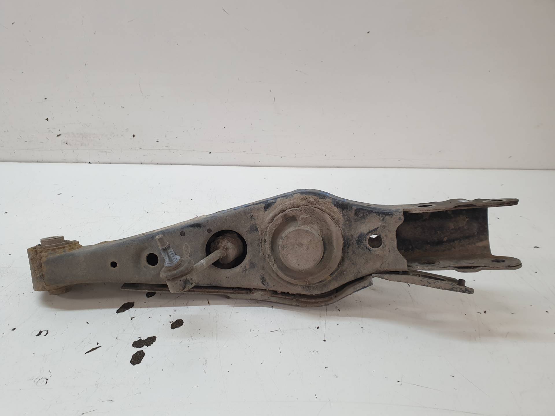 HYUNDAI Tucson 3 generation (2015-2021) Rear Left Arm 55210D3050 25570092