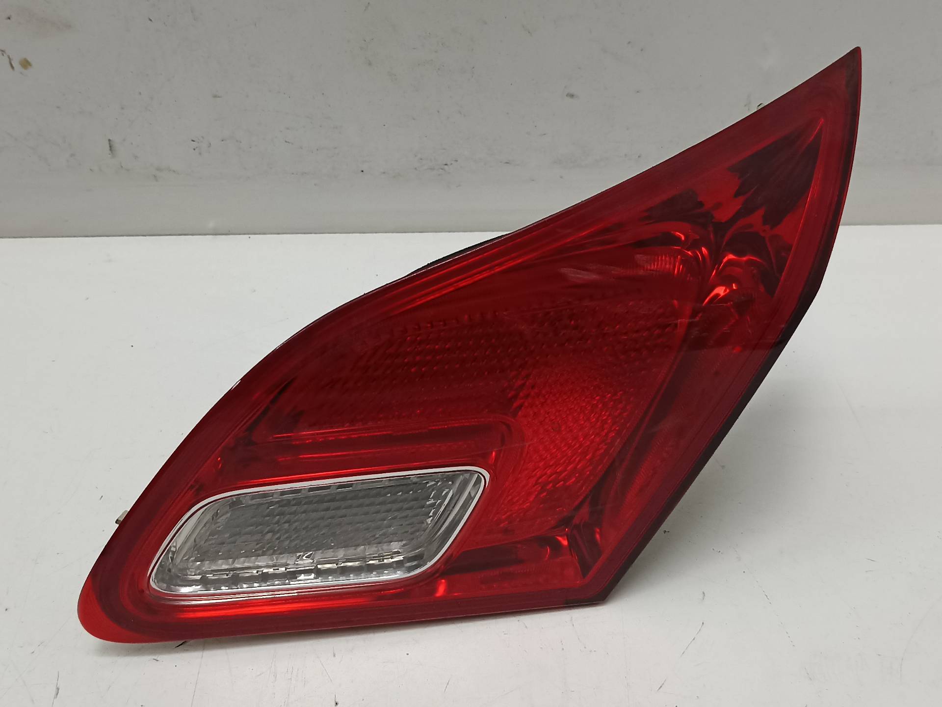 OPEL Astra J (2009-2020) Rear Right Taillight Lamp 13358076 24312139