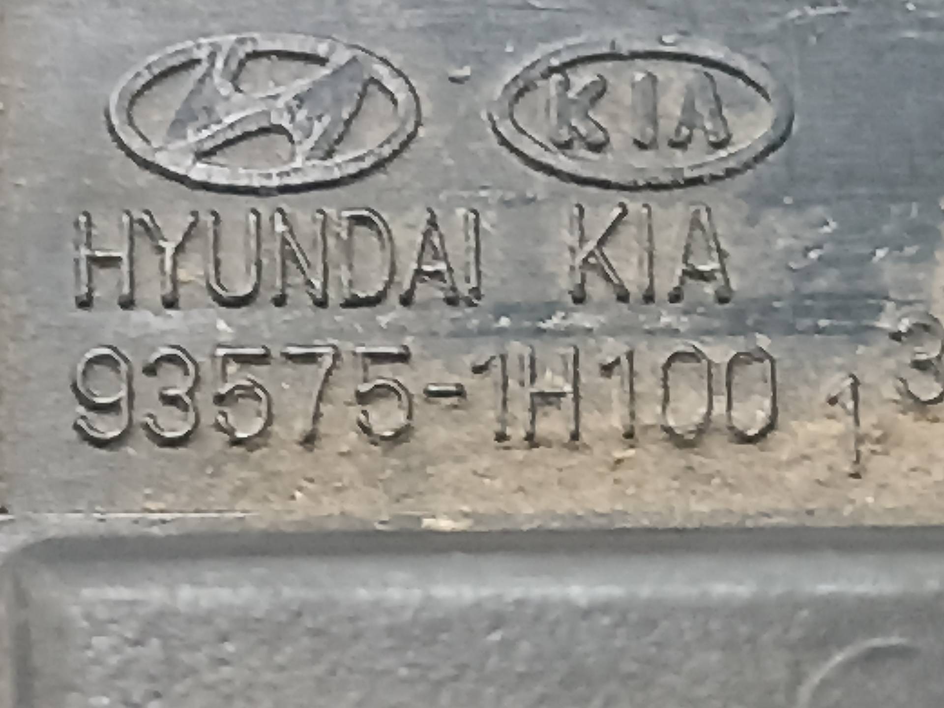 KIA Cee'd 1 generation (2007-2012) Кнопка стеклоподъемника передней правой двери 935751H100, 333137931186, 186 24315543