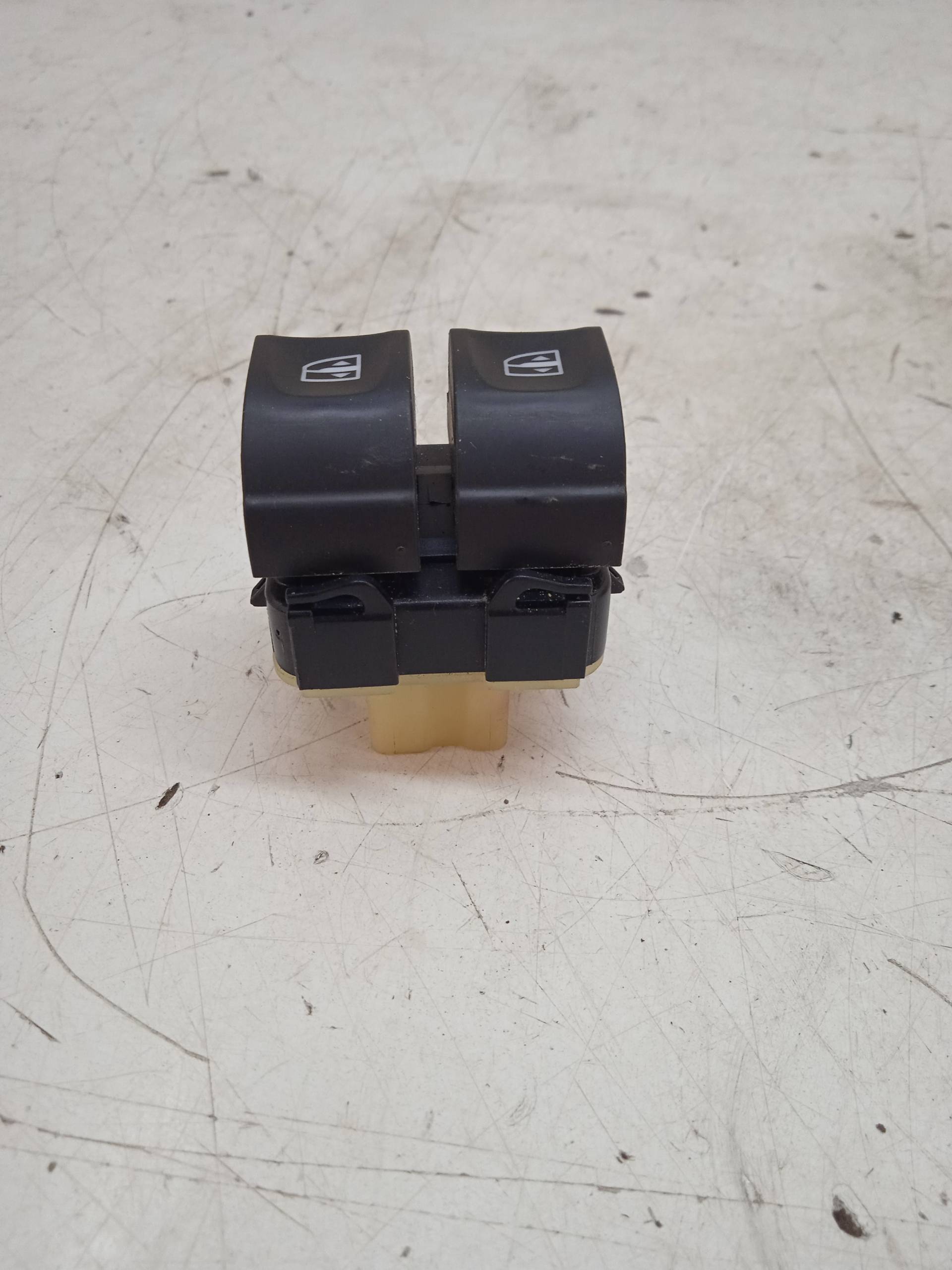 RENAULT Clio 3 generation (2005-2012) Front Left Door Window Switch 254118044R 24333111