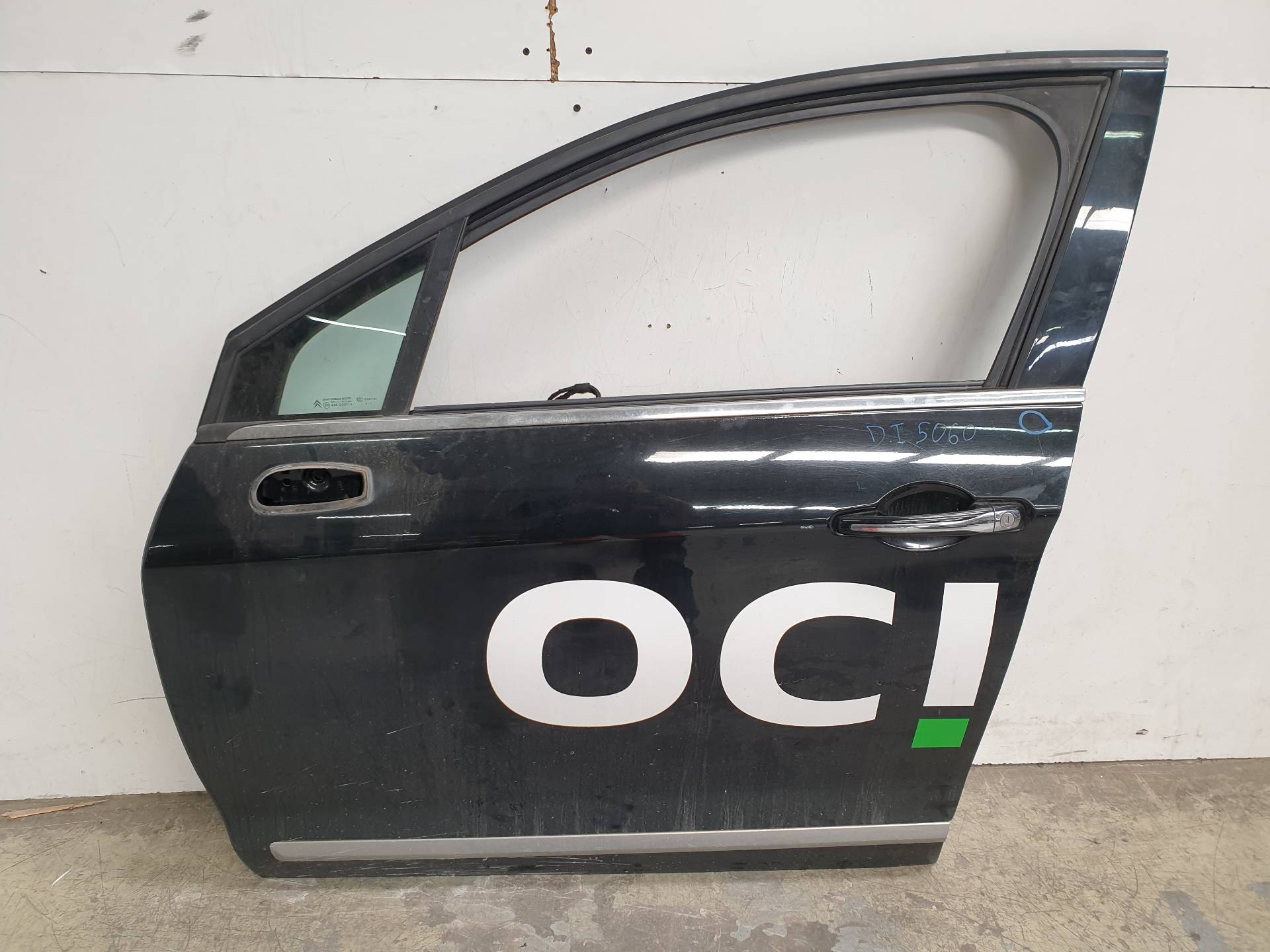 CITROËN C5 2 generation (2008-2017) Front Left Door 9002Y8 25569998