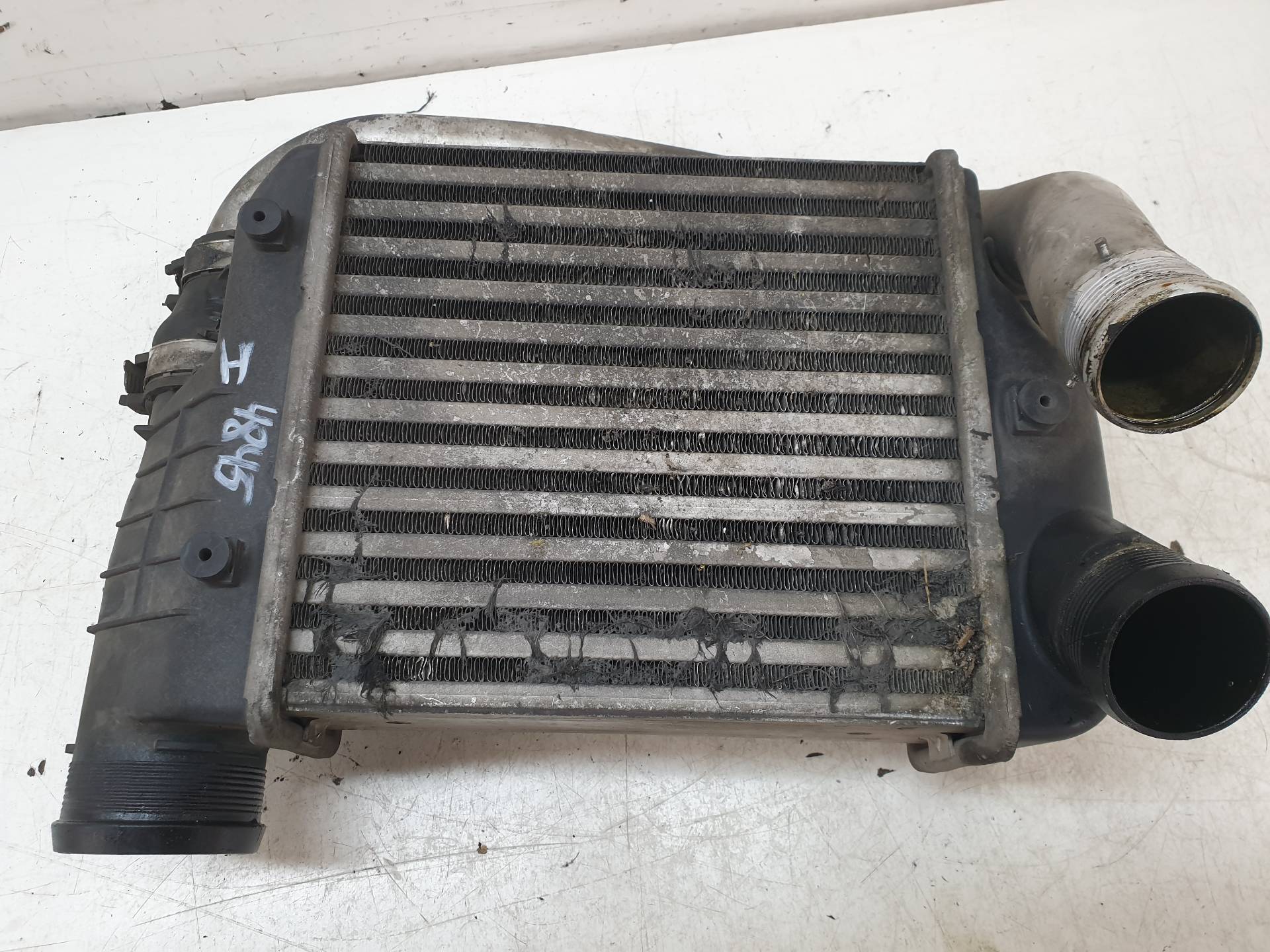 DODGE A6 C6/4F (2004-2011) Välijäähdyttimen jäähdytin 4F0145805 24338366