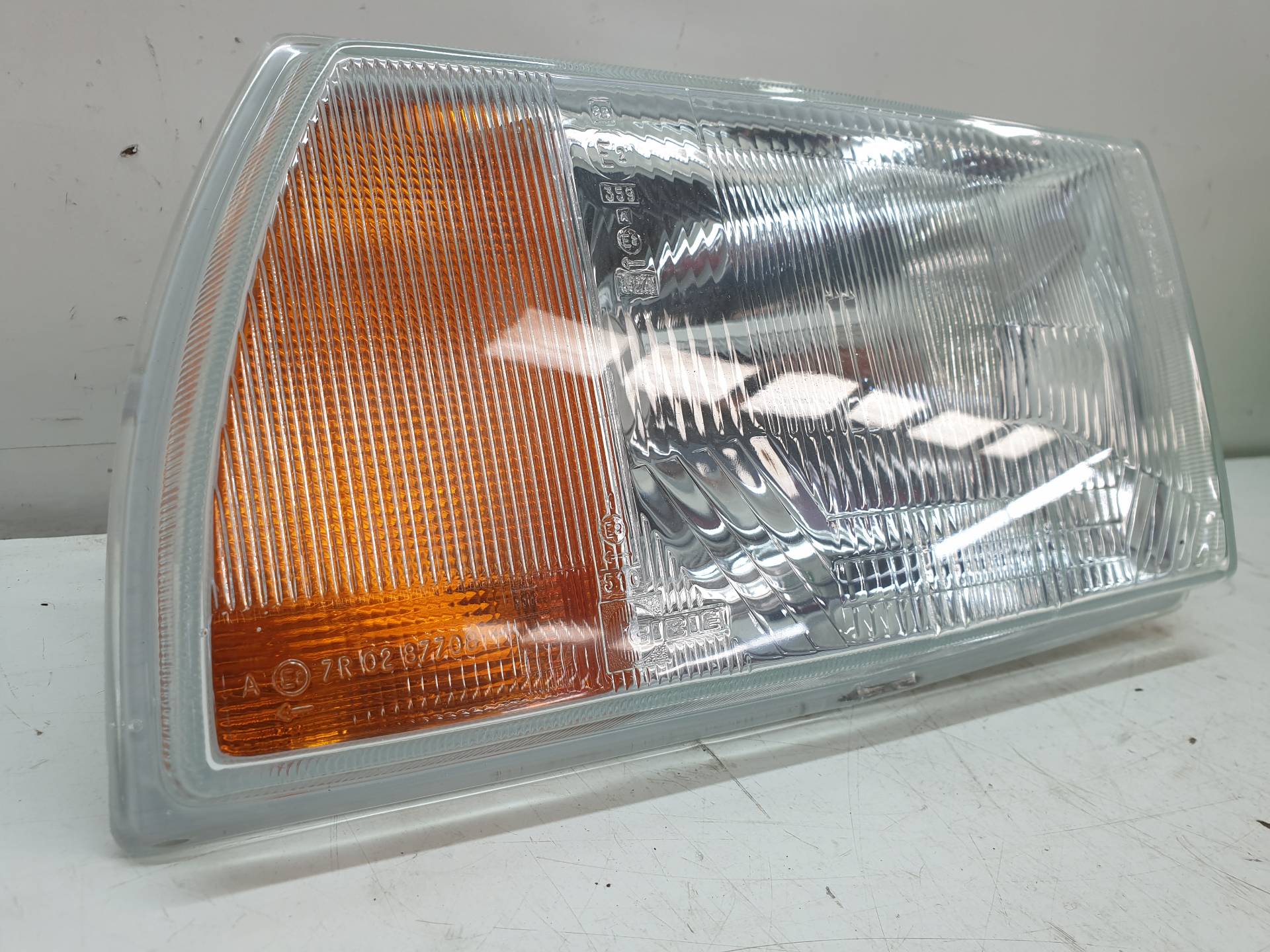 CITROËN Visa 1 generation (1978-1991) Front Right Headlight 061793 24338077