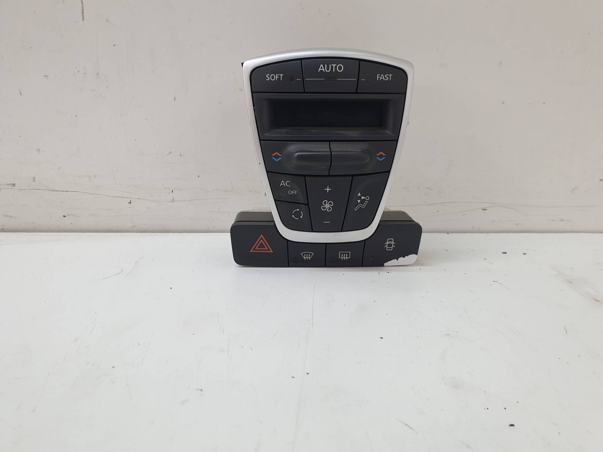 RENAULT Laguna 3 generation (2007-2015) Climate  Control Unit 275100002R 24338902