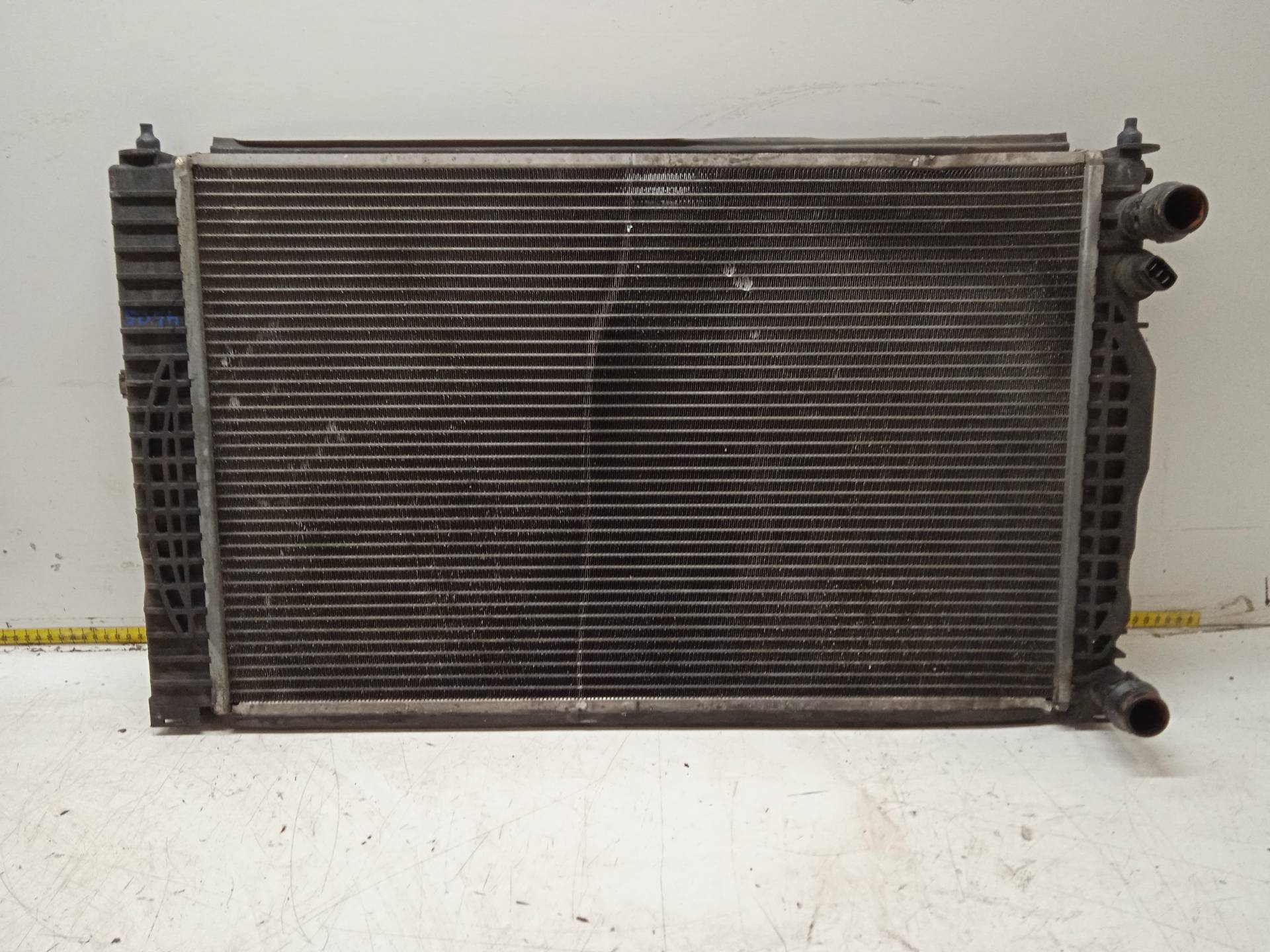 HONDA Охлаждающий радиатор 8D0121331 24330418