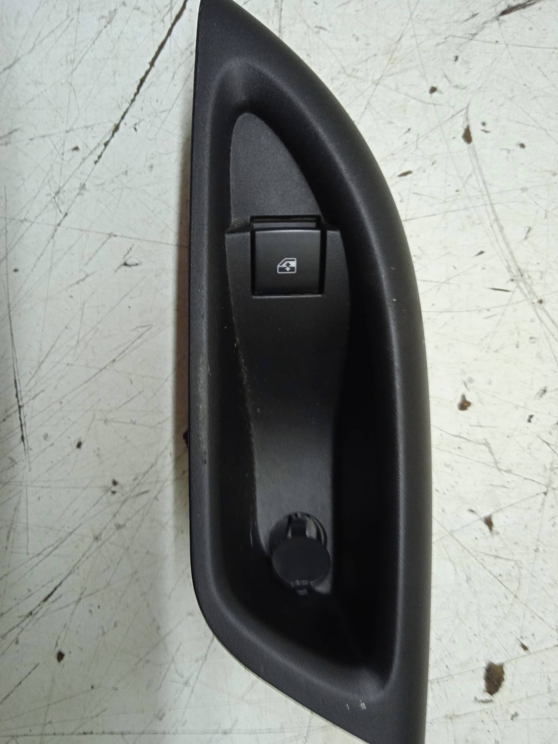 OPEL Astra K (2015-2021) Rear Right Door Window Control Switch 13408452 24335391