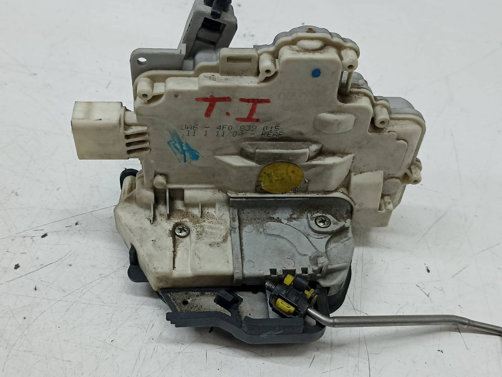 AUDI A6 C6/4F (2004-2011) Rear Left Door Lock 4F0839015 24316382