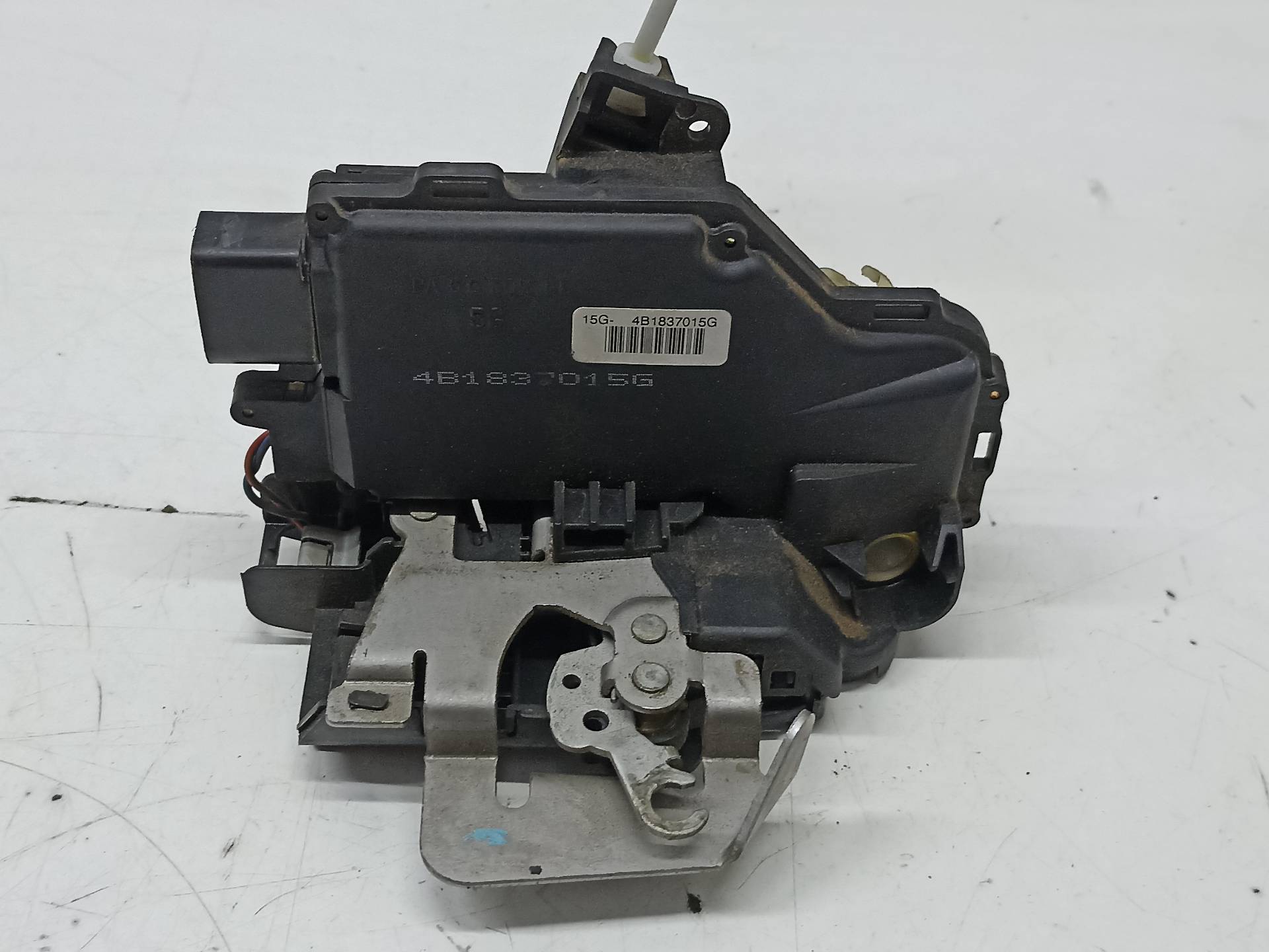 AUDI A4 B6/8E (2000-2005) Front Left Door Lock 4B1837015G 24311528