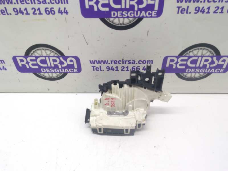 MERCEDES-BENZ A-Class W176 (2012-2018) Front Right Door Lock A1667200435 24320443