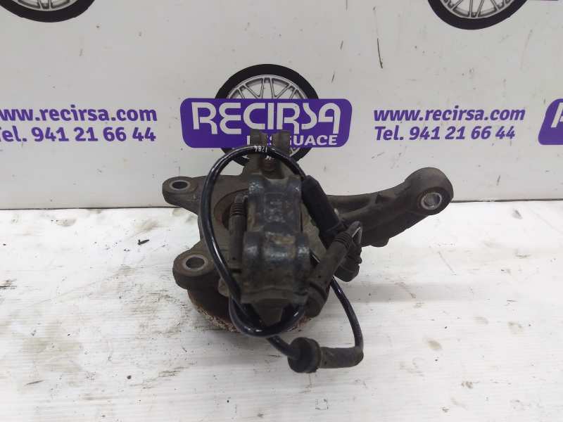 RENAULT Clio 4 generation (2012-2020) Front Left Wheel Hub 24320686