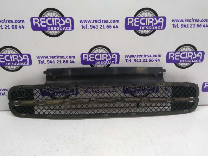 MINI Cabrio R52 (2004-2008) Grille inférieure du pare-chocs avant 24320125