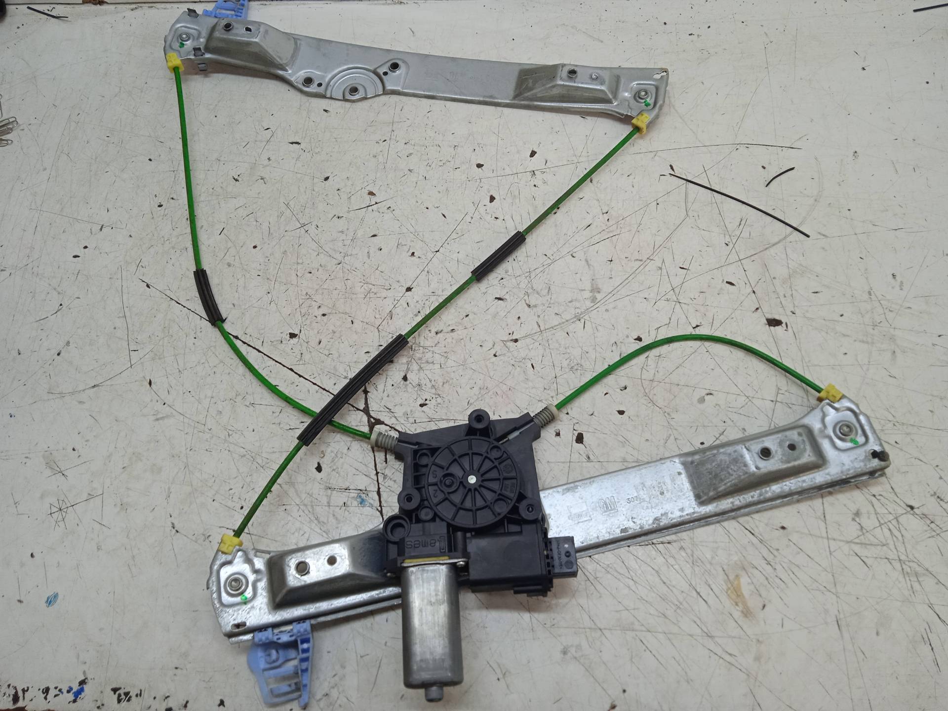 OPEL Corsa D (2006-2020) Front Right Door Window Regulator 13314157 24332195