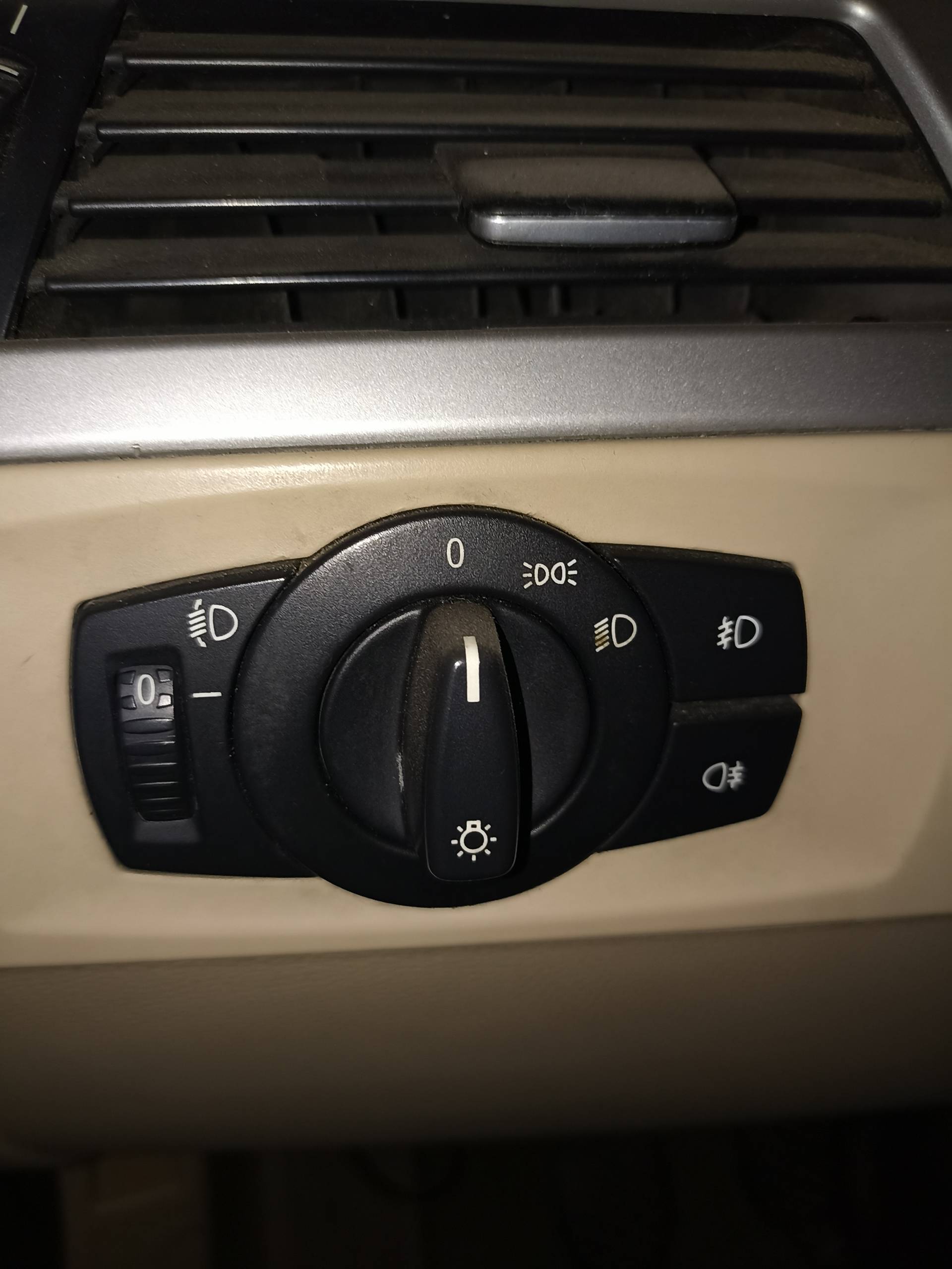 BMW 3 Series E90/E91/E92/E93 (2004-2013) Headlight Switch Control Unit 24340866