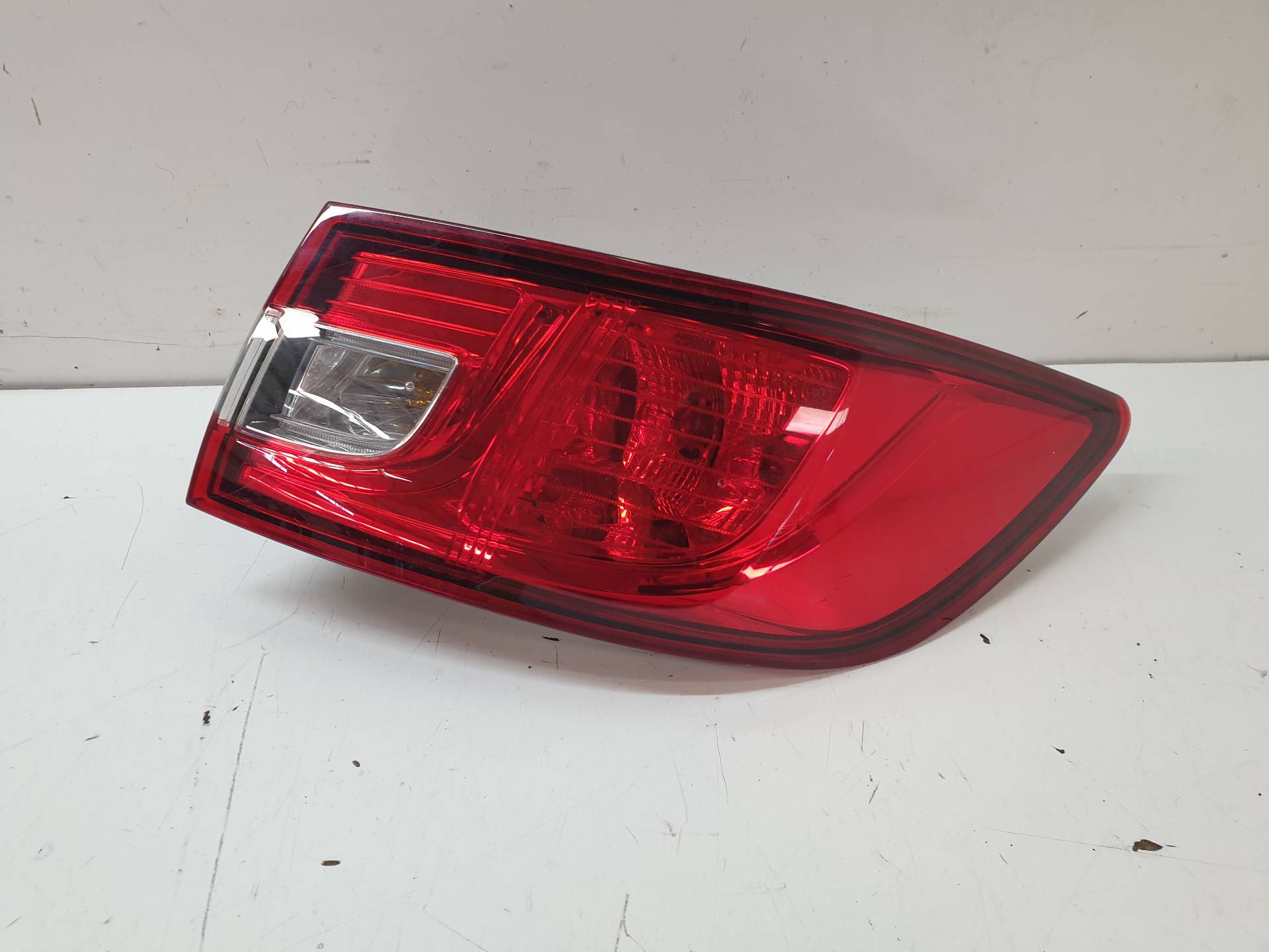 RENAULT Clio 4 generation (2012-2020) Rear Right Taillight Lamp 265509846R 24301331