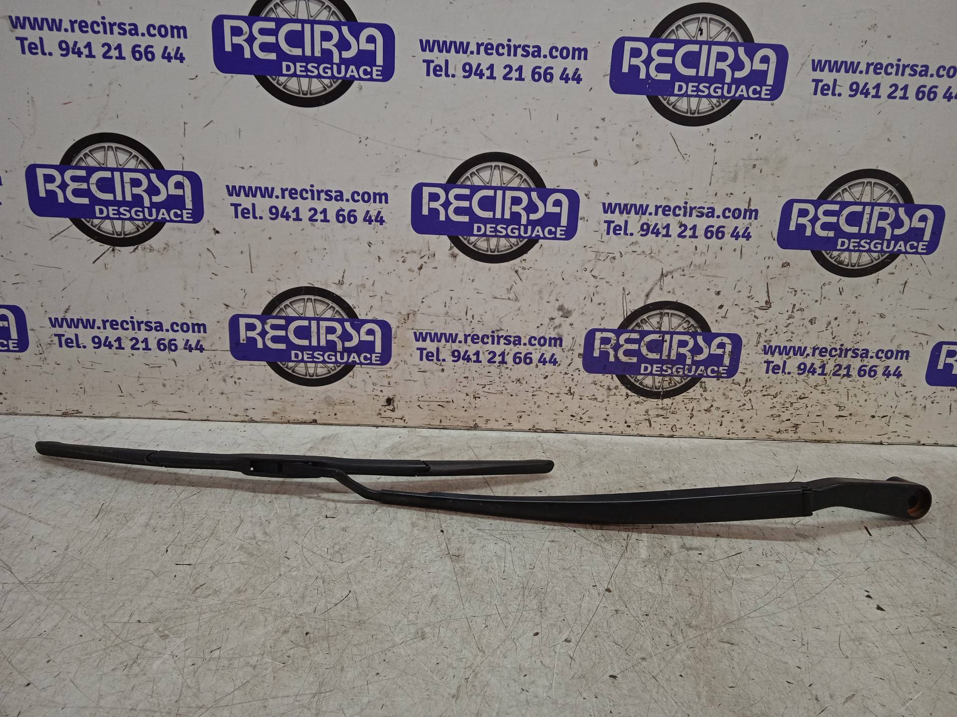 LANCIA Thema 2 generation (2011-2014) Front Wiper Arms 24328396