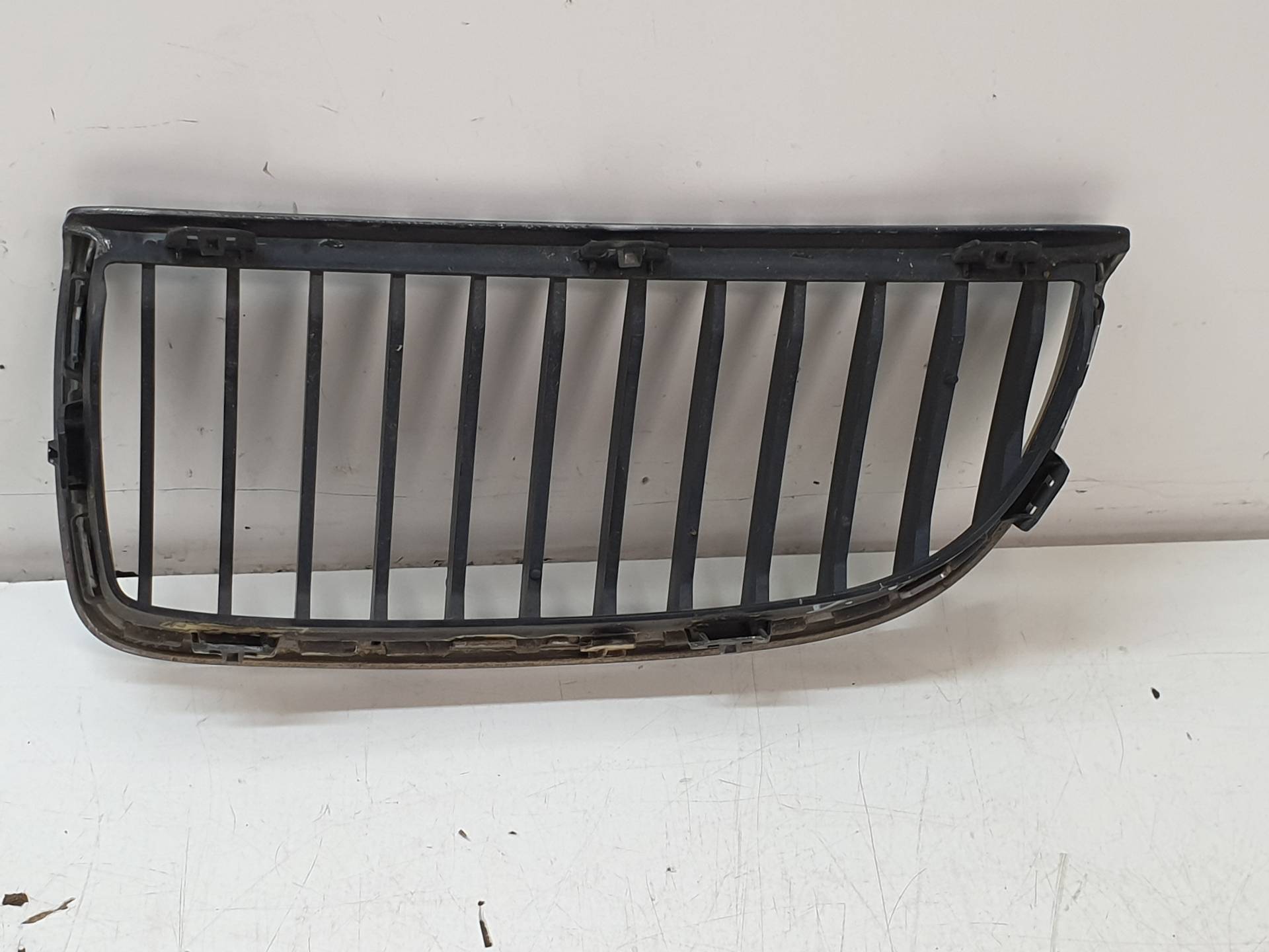 BMW 3 Series E90/E91/E92/E93 (2004-2013) Radiator Grille 715BM33022A1 24338079