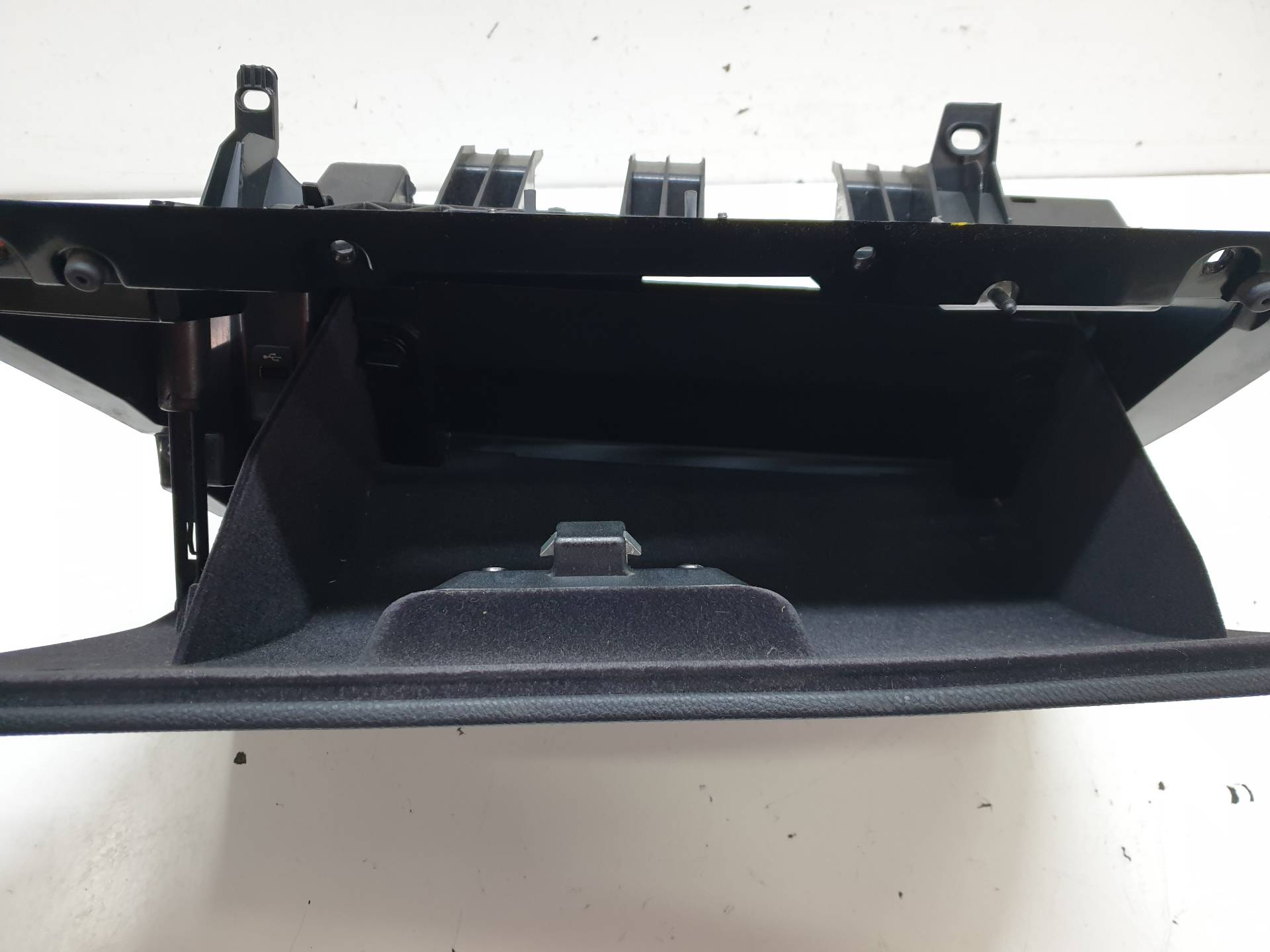 BMW 3 Series E90/E91/E92/E93 (2004-2013) Glove Box 51167120408 25568771