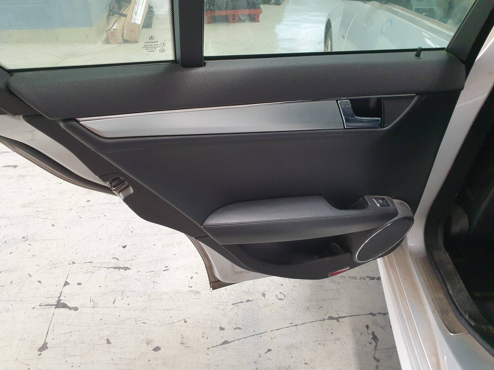 MERCEDES-BENZ C-Class W204/S204/C204 (2004-2015) Rear left door window lifter A2047300779 24301454