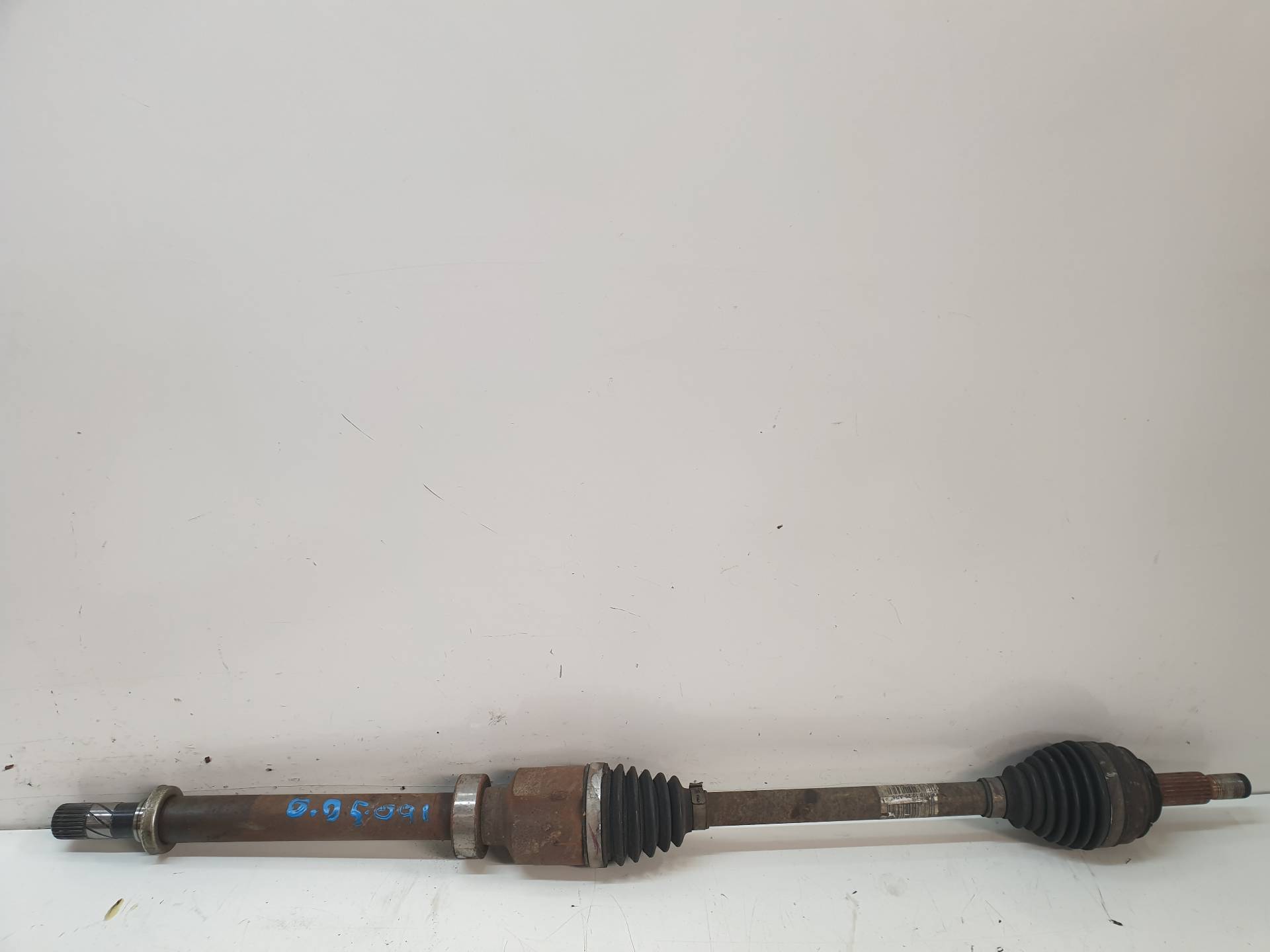 RENAULT Captur 1 generation (2013-2019) Front Right Driveshaft 391008239R 25570453