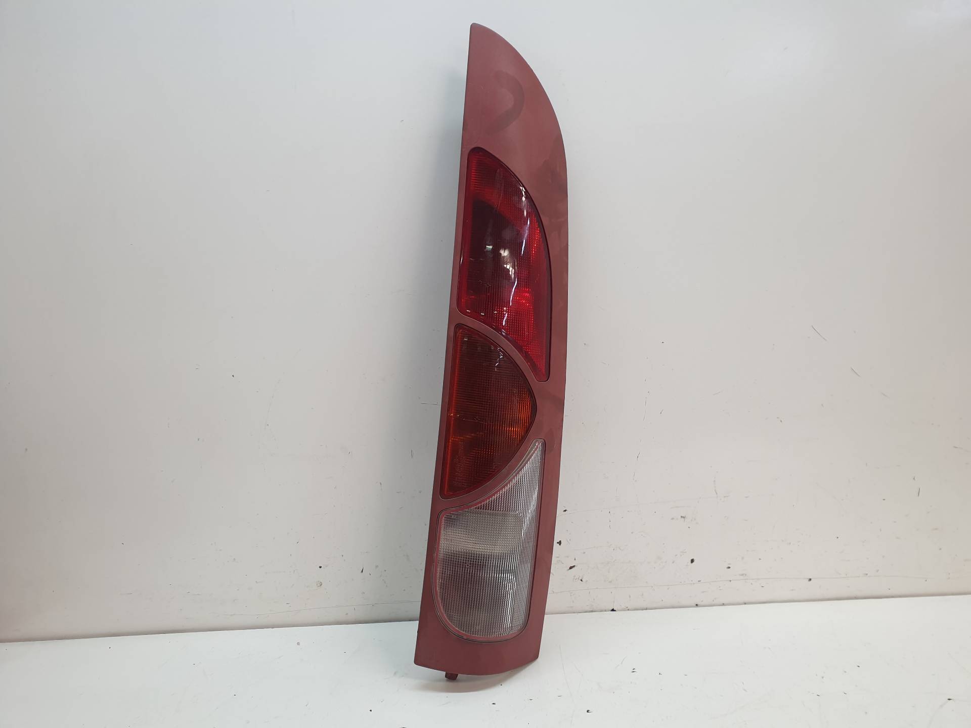 FORD Rear Right Taillight Lamp 8200150621 25569457