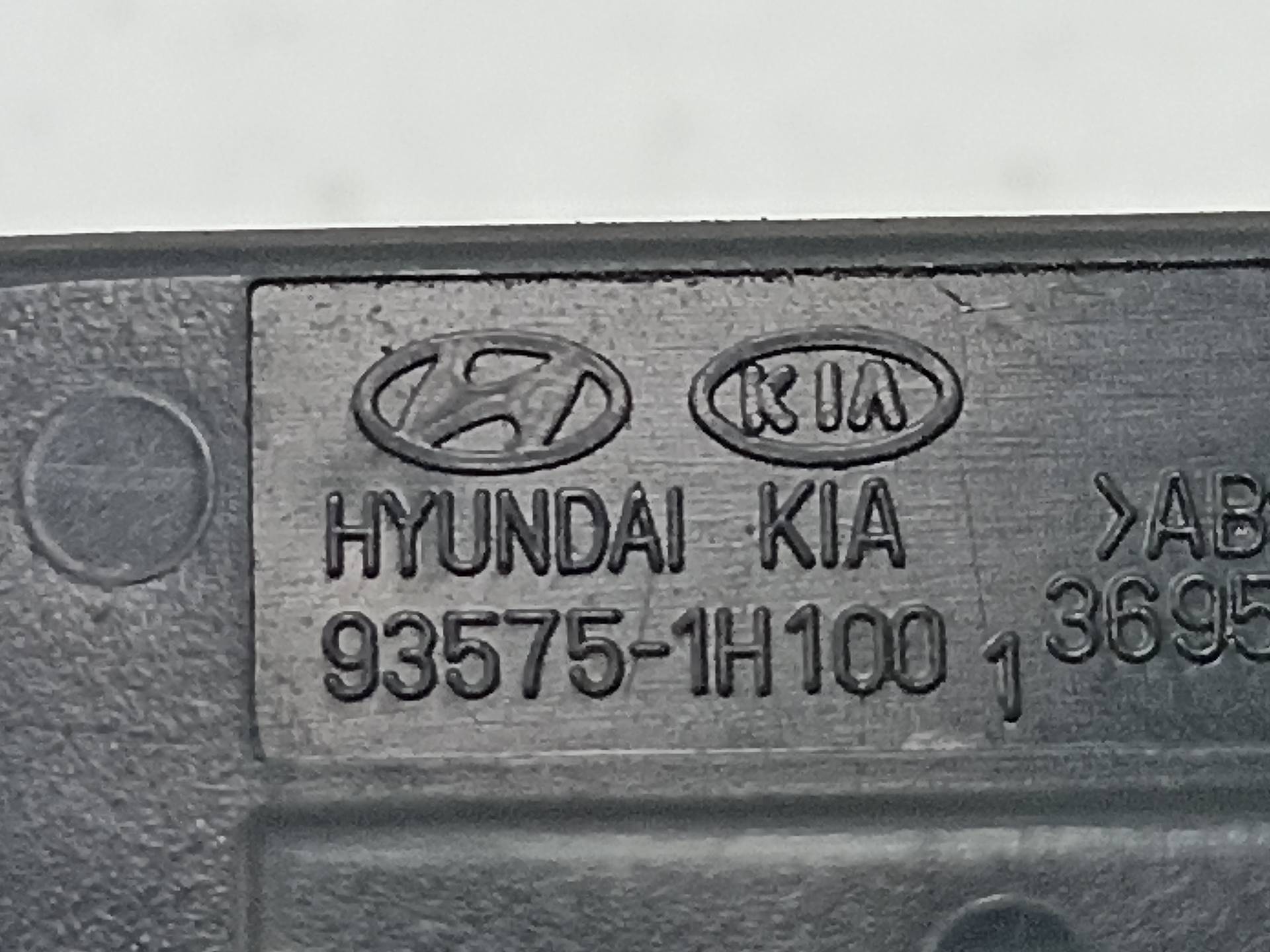 KIA Cee'd 1 generation (2007-2012) Bakre höger dörrfönsterkontrollbrytare 935751H100 24315571
