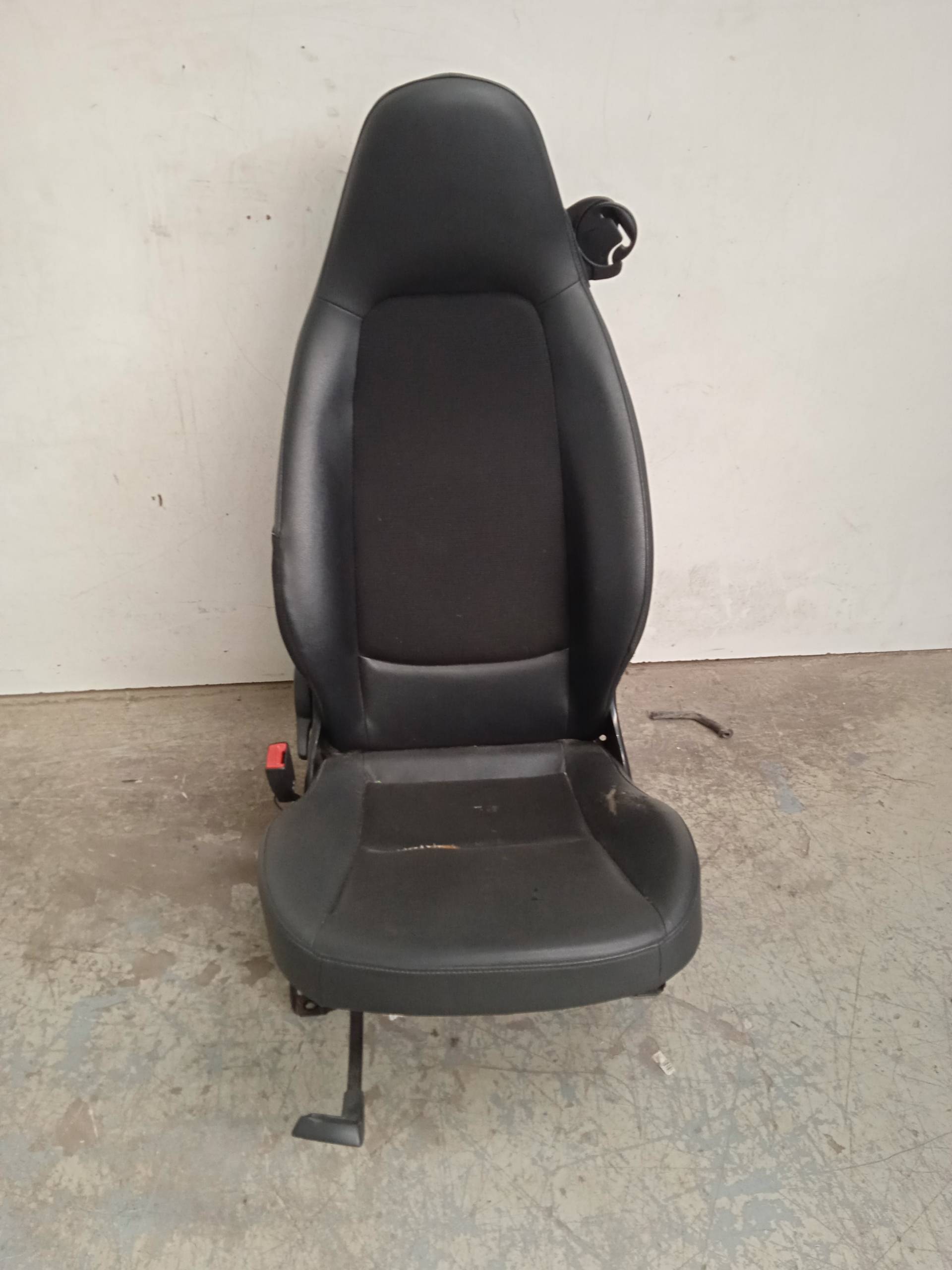 SMART Fortwo 2 generation (2007-2015) Front Left Seat 24332594