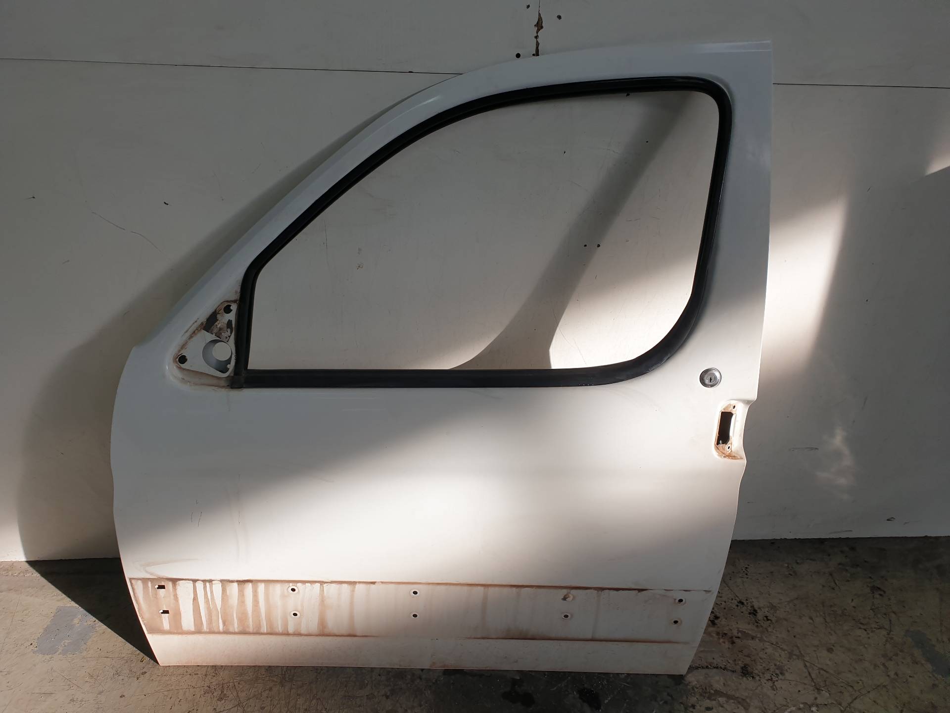 CITROËN Berlingo 1 generation (1996-2012) Front Left Door 9002T9 24339737