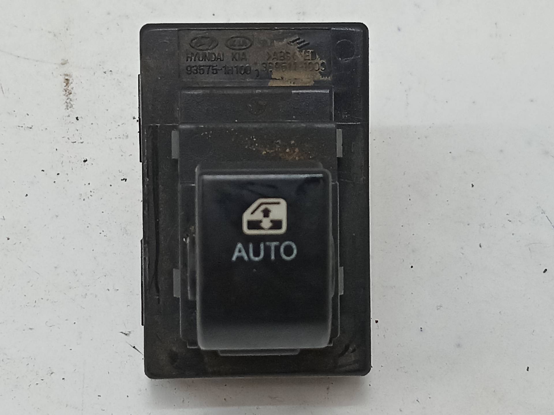 KIA Cee'd 1 generation (2007-2012) Rear Right Door Window Control Switch 935751H100 24315569