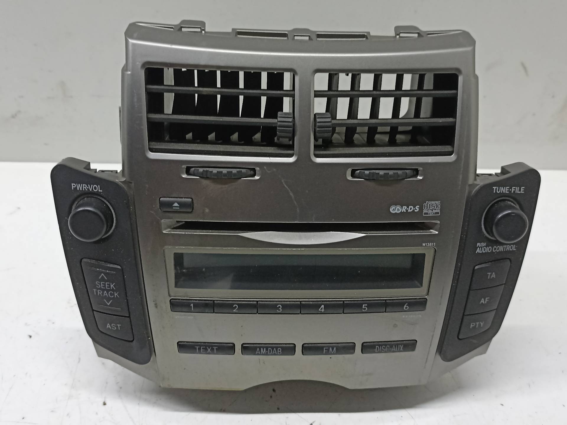 TOYOTA Yaris 2 generation (2005-2012) Music Player Without GPS 861200D490, 212372640223, 223 24310403