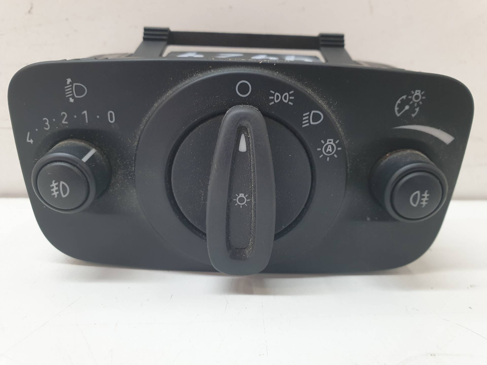 FORD Kuga 2 generation (2013-2020) Headlight Switch Control Unit AV6T13A024CC 24339631