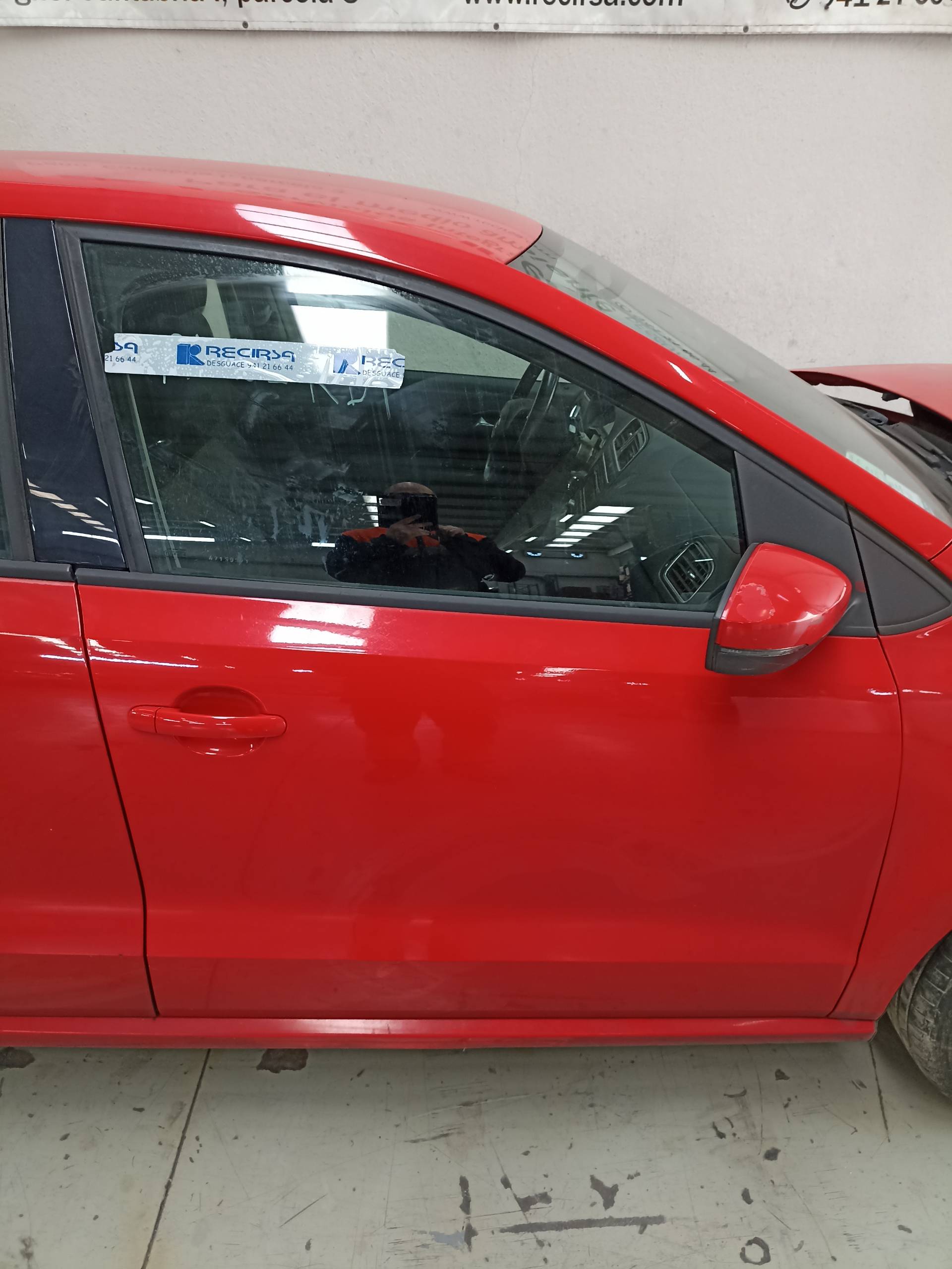 VOLKSWAGEN Polo 5 generation (2009-2017) Наружная ручка задней правой двери 5N0837205F 24336483