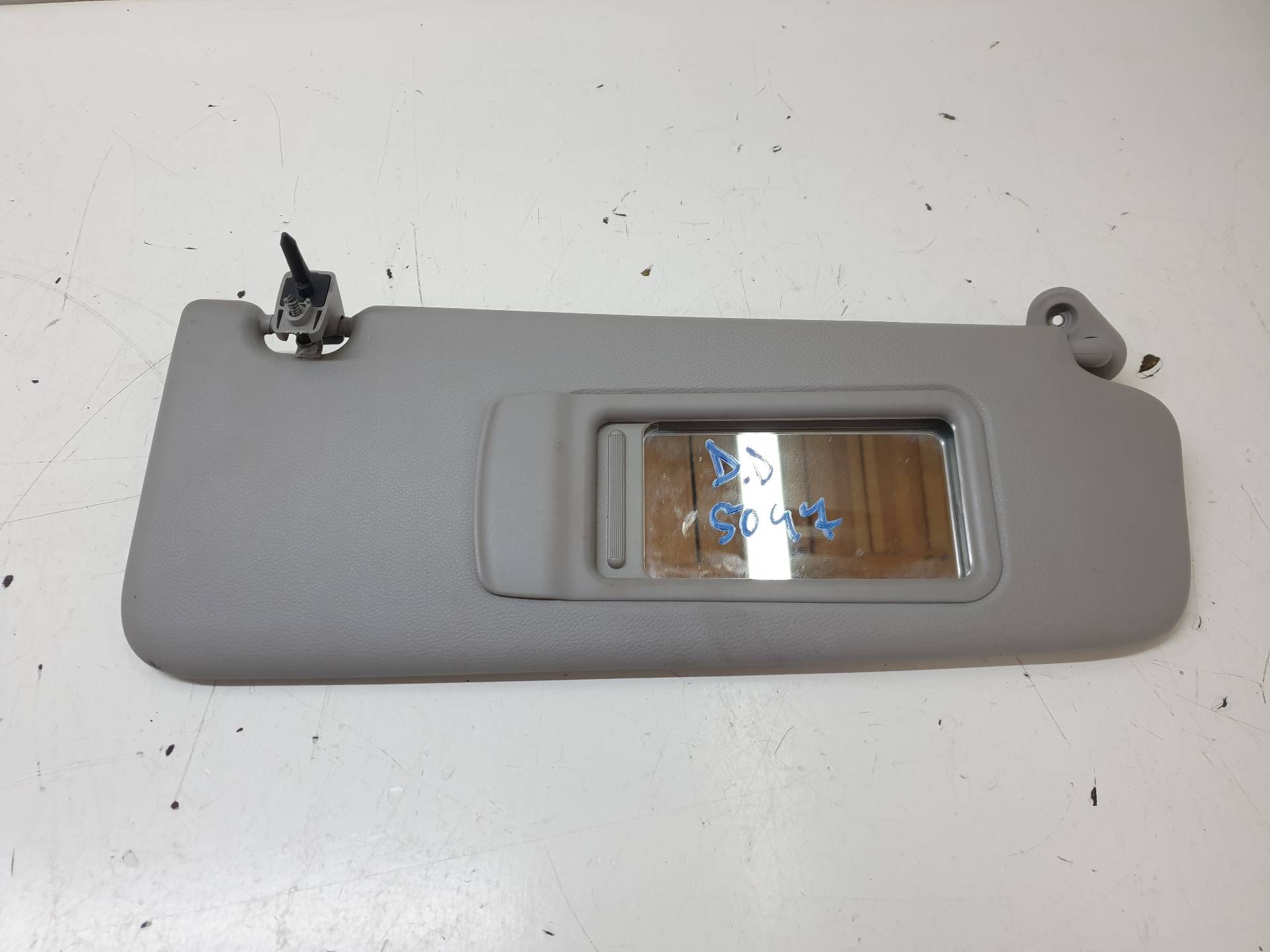 BMW 3 Series E90/E91/E92/E93 (2004-2013) Right Side Sun Visor 51167837752 25568845