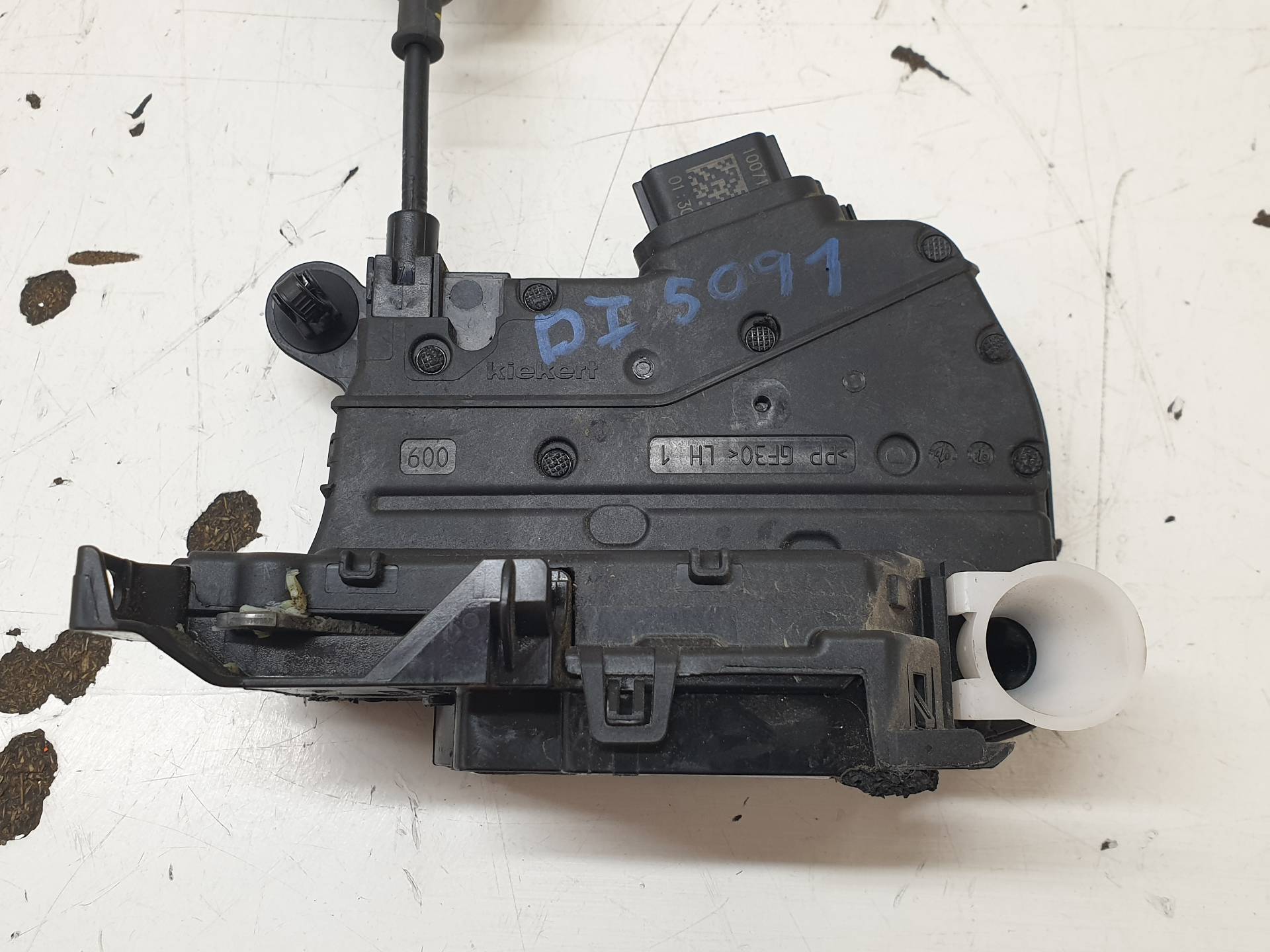 RENAULT Captur 1 generation (2013-2019) Front Left Door Lock 805033000R 25569691