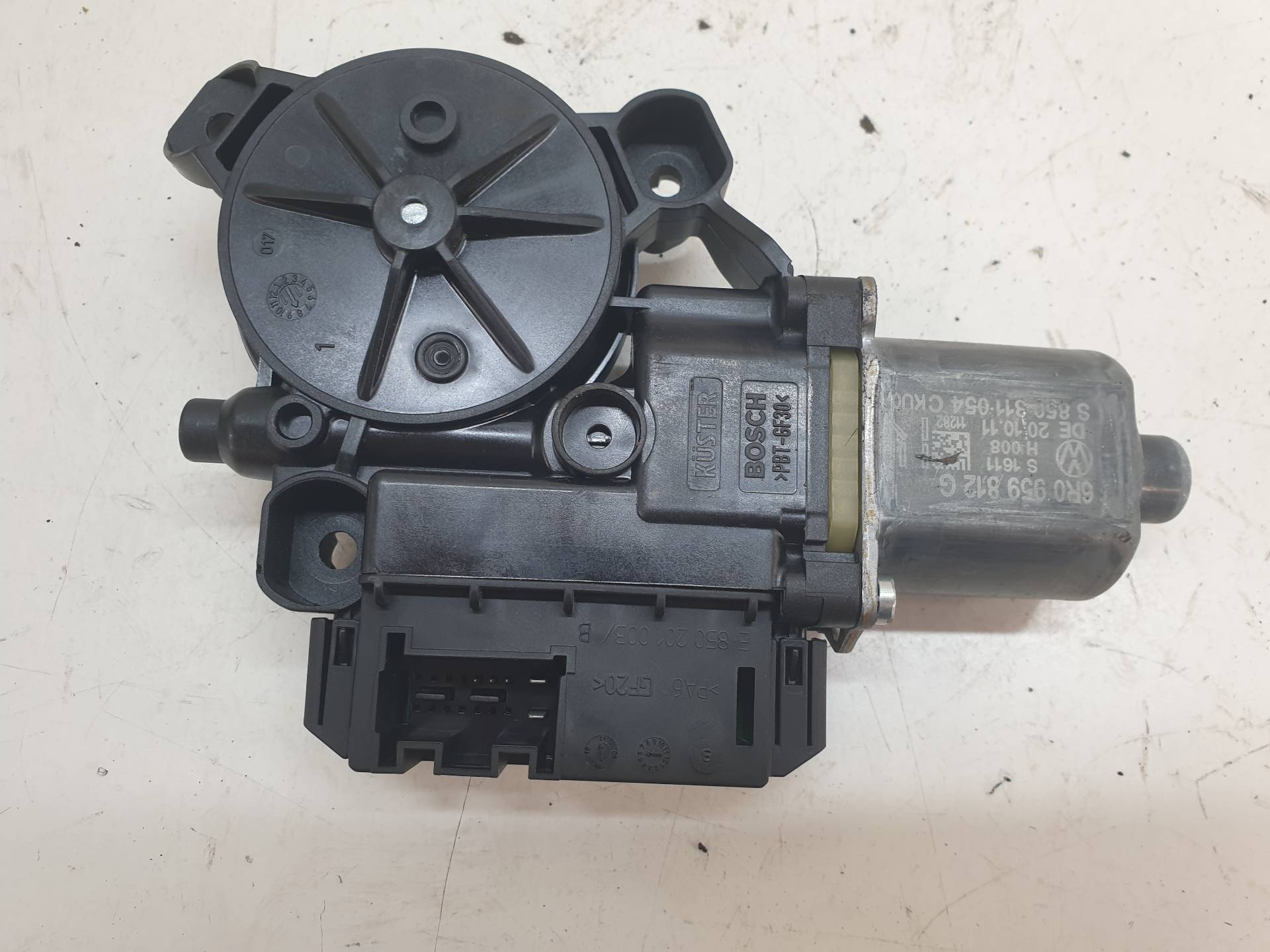 VOLKSWAGEN Polo 5 generation (2009-2017) Rear Right Door Window Control Motor 0130822533 25570300