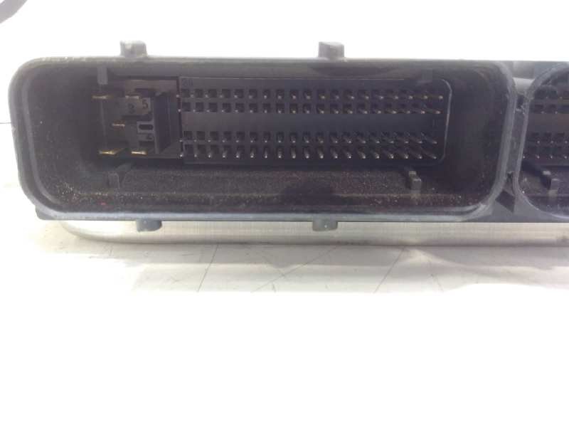 SUZUKI A4 B6/8E (2000-2005) Moottorin ohjausyksikkö ECU 0281011142 24313357