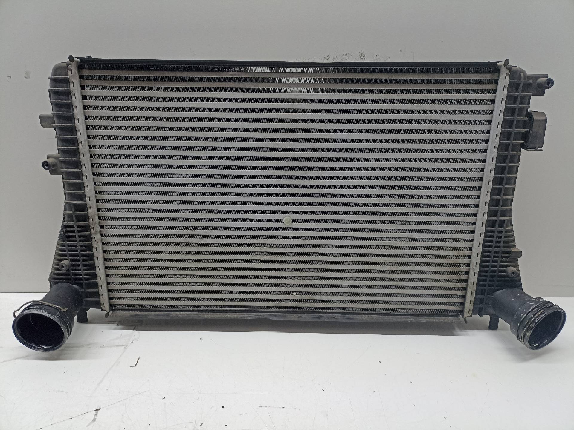 VOLKSWAGEN Passat B6 (2005-2010) Intercooler radiátor 3C0145805F 24316286