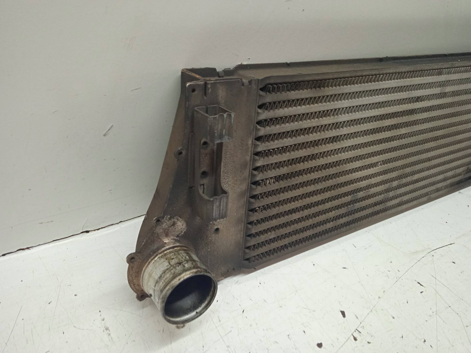 AUDI Megane 2 generation (2002-2012) Radiateur de refroidisseur intermédiaire 160132153F 24335202