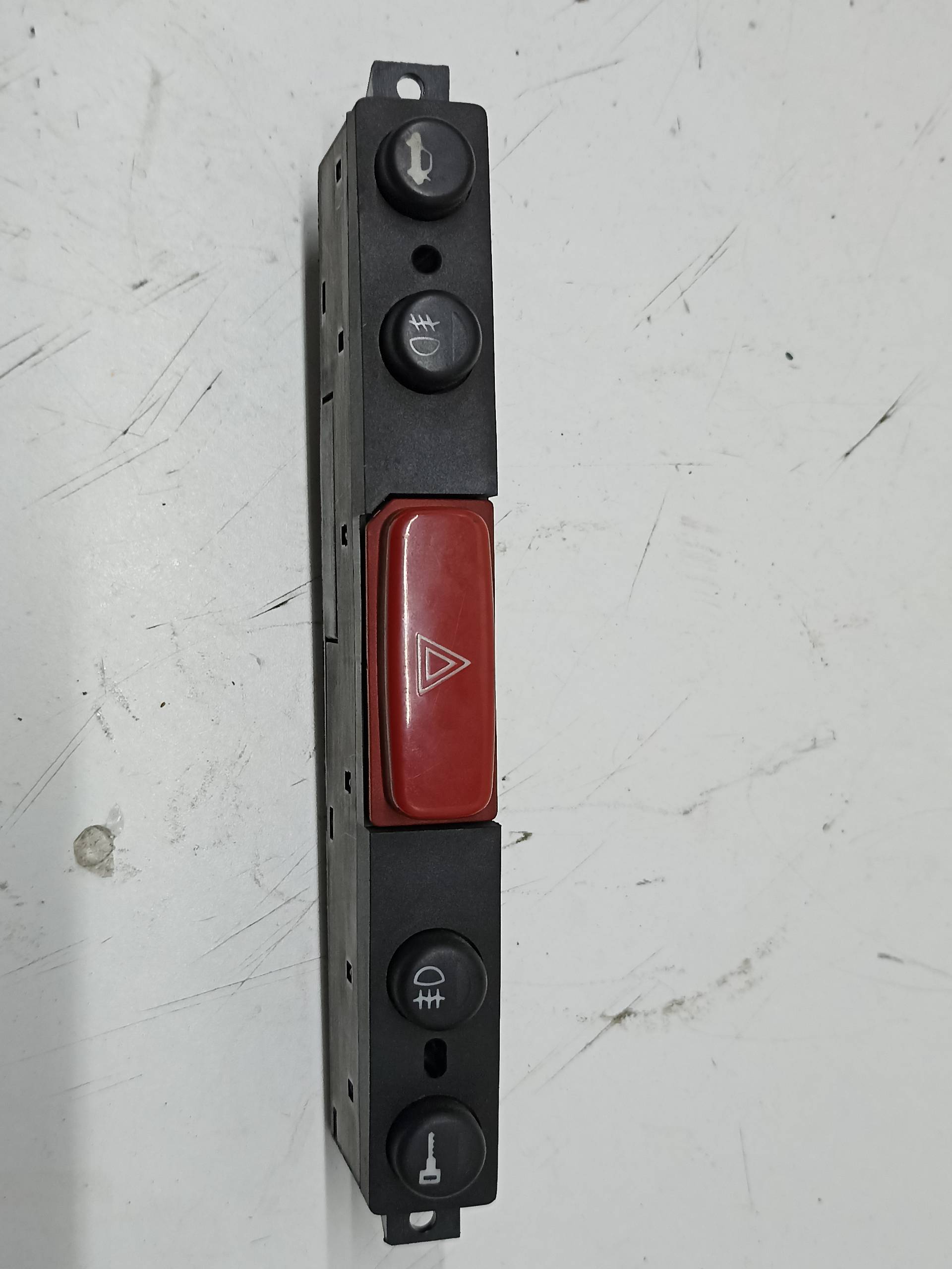 ALFA ROMEO GT 937 (2003-2010) кнопка опасности 735266925, 3242211103, 103 24315158