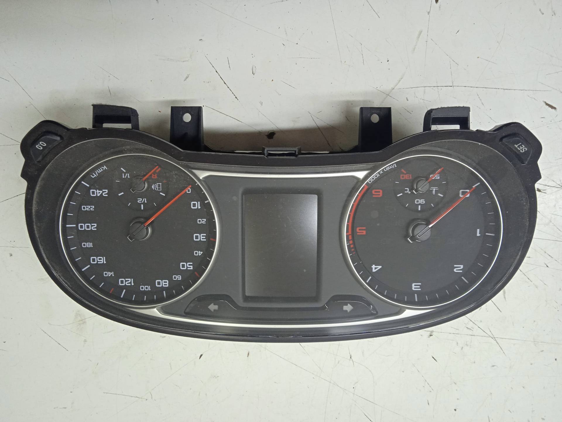 AUDI A1 8X (2010-2020) Speedometer 8XA920930F 24333826