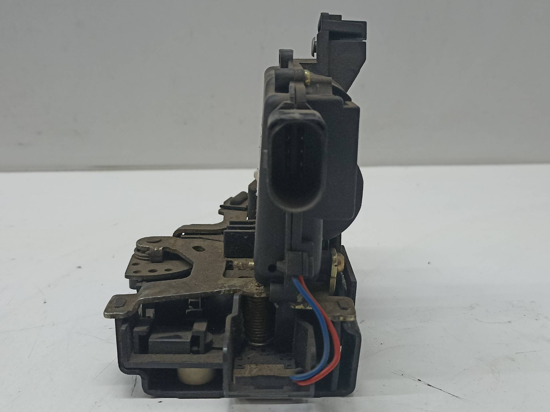 VOLKSWAGEN Passat B5 (1996-2005) Front Right Door Lock 202677657126,126 24309968