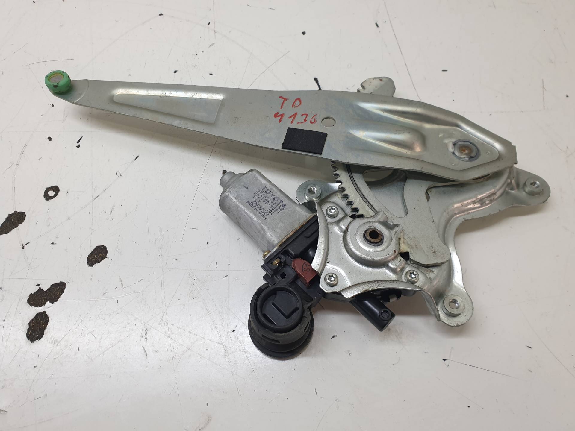 MERCEDES-BENZ RAV4 2 generation (XA20) (2000-2006) Rear Right Door Window Regulator 6980342020 24324320