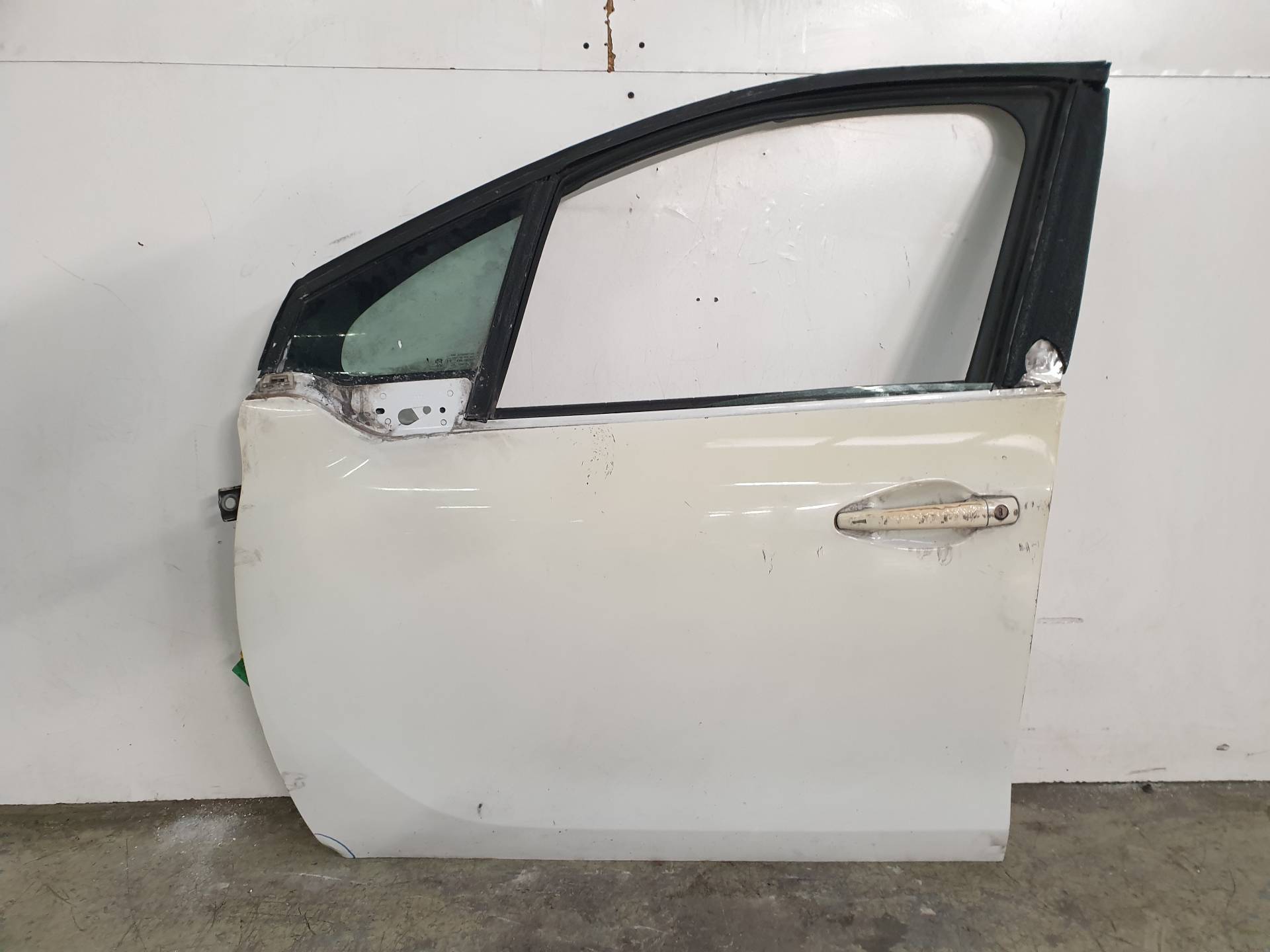 PEUGEOT 208 Peugeot 208 (2012-2015) Front Left Door 9673558680 25567646