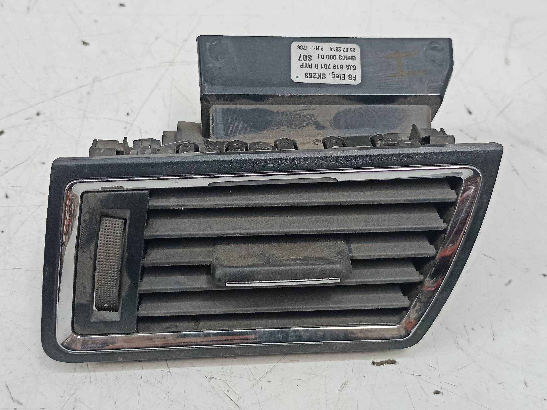 SEAT Toledo 4 generation (2012-2020) Решетка воздухозаборника салона 5JA819701D 24311438