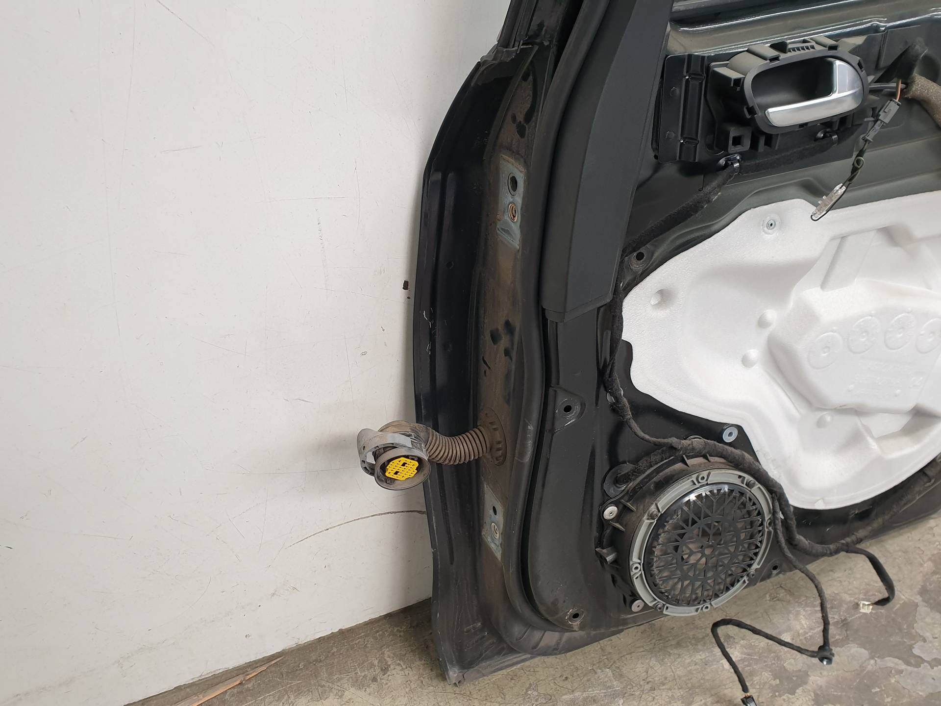 CITROËN C5 2 generation (2008-2017) Rear Right Door 9008R8 25569885