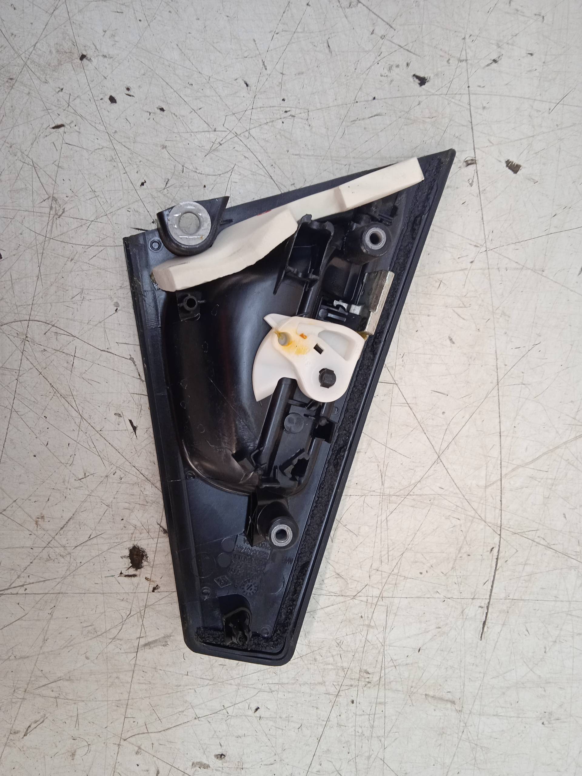 RENAULT Clio 4 generation (2012-2020) Bakre högra dörrens yttre handtag 826064374R 24333201