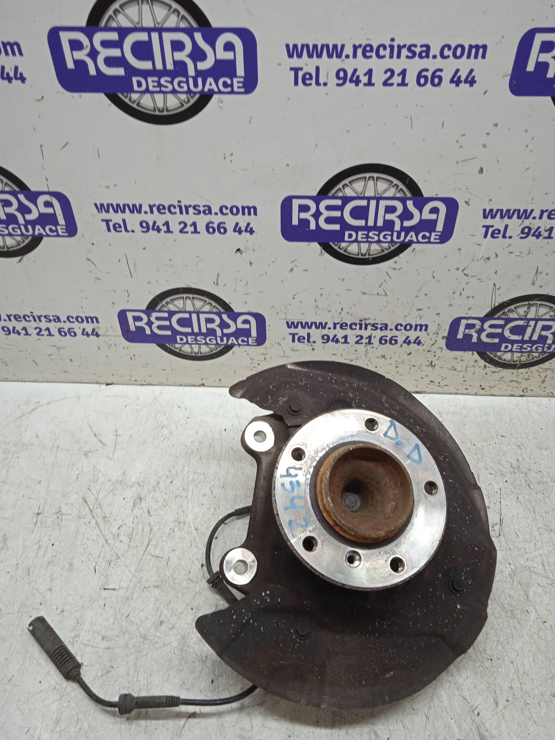 BMW 1 Series E81/E82/E87/E88 (2004-2013) Front Right Wheel Hub 676444403 24327646