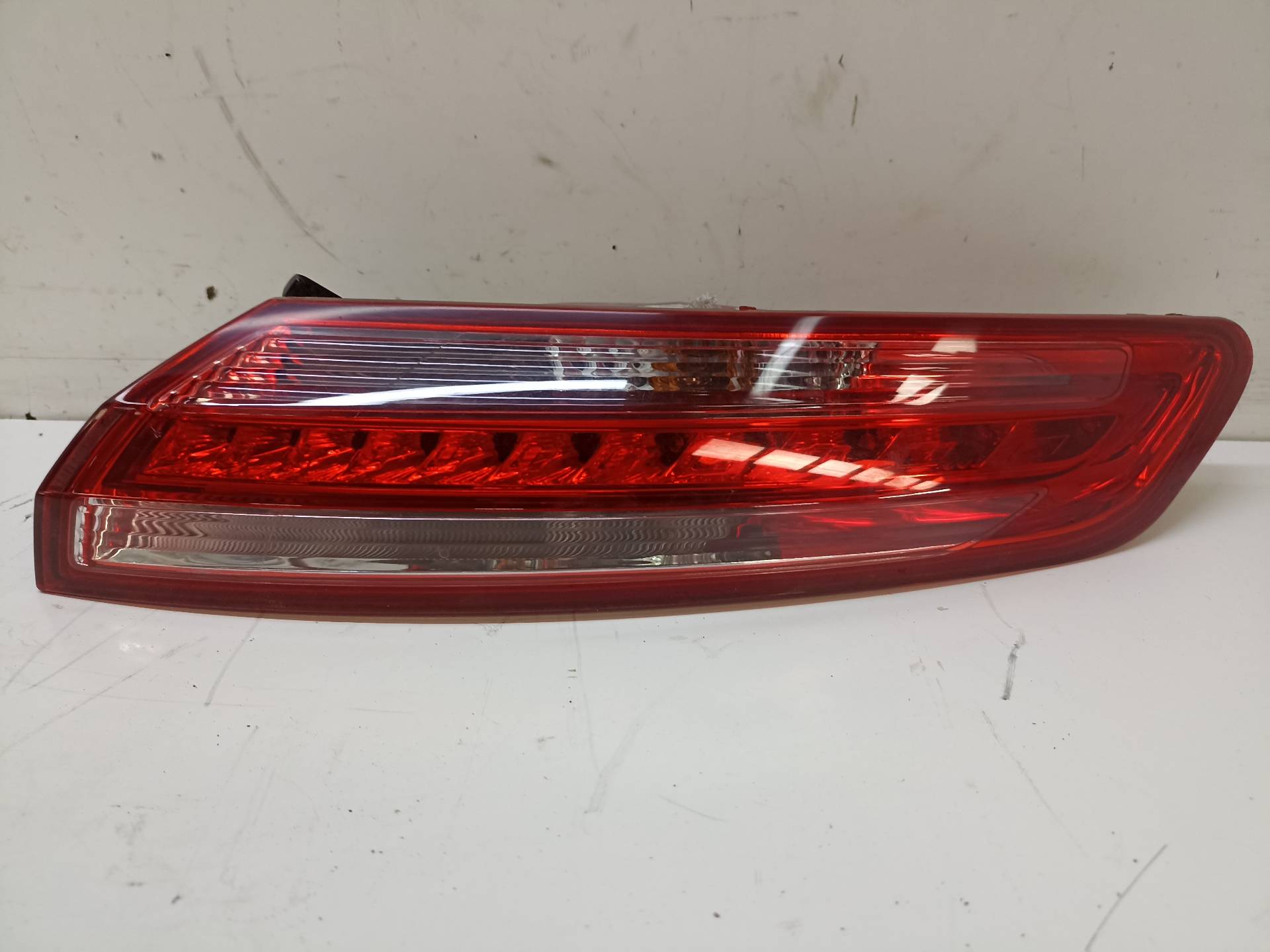 RENAULT Laguna 3 generation (2007-2015) Rear Right Taillight Lamp 24337276