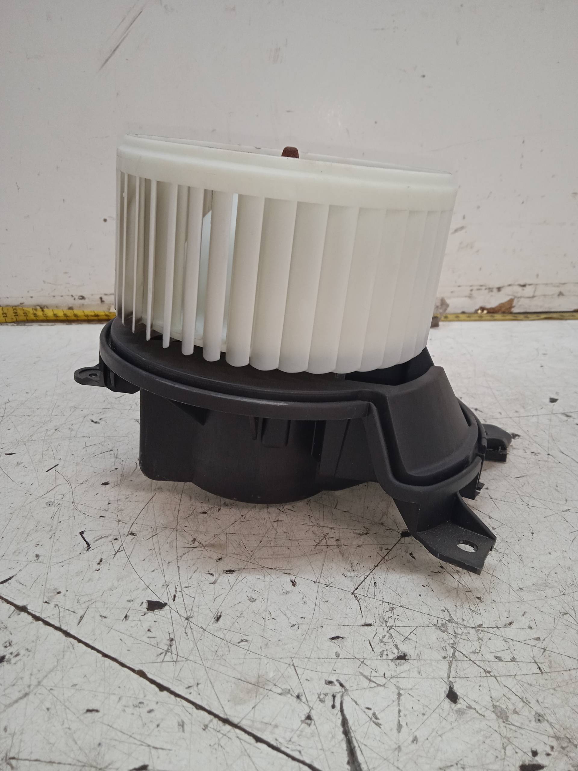 FIAT Nemo 1 generation (2008-2015) Ventilátor kúrenia 507730100 24333477